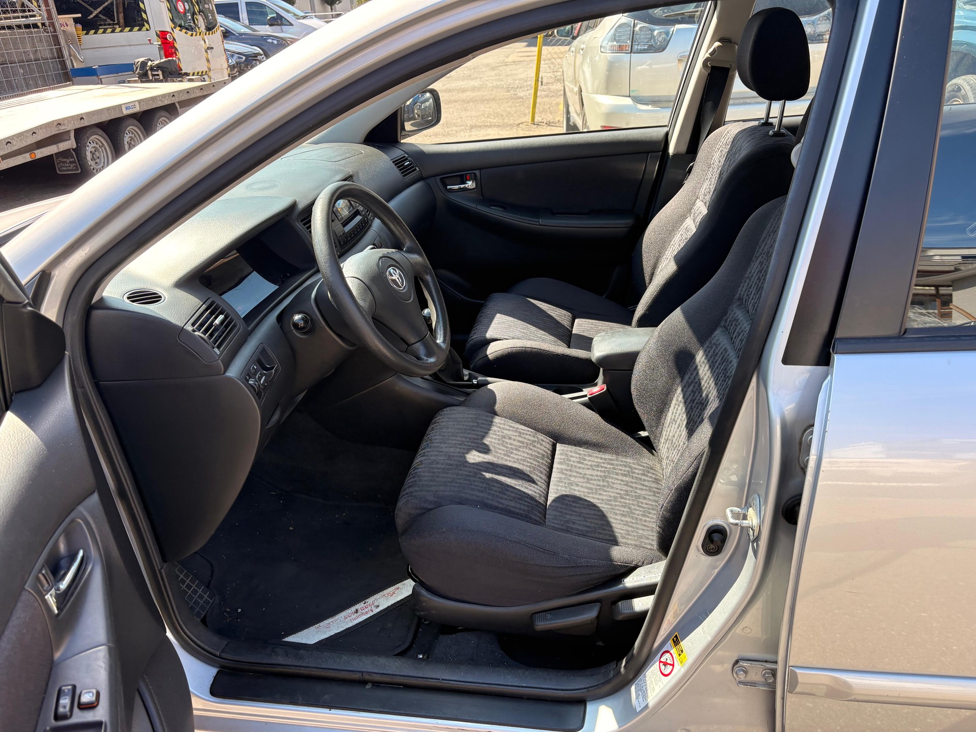 TOYOTA Corolla 1.4 Linea Terra Dynamic-image-5