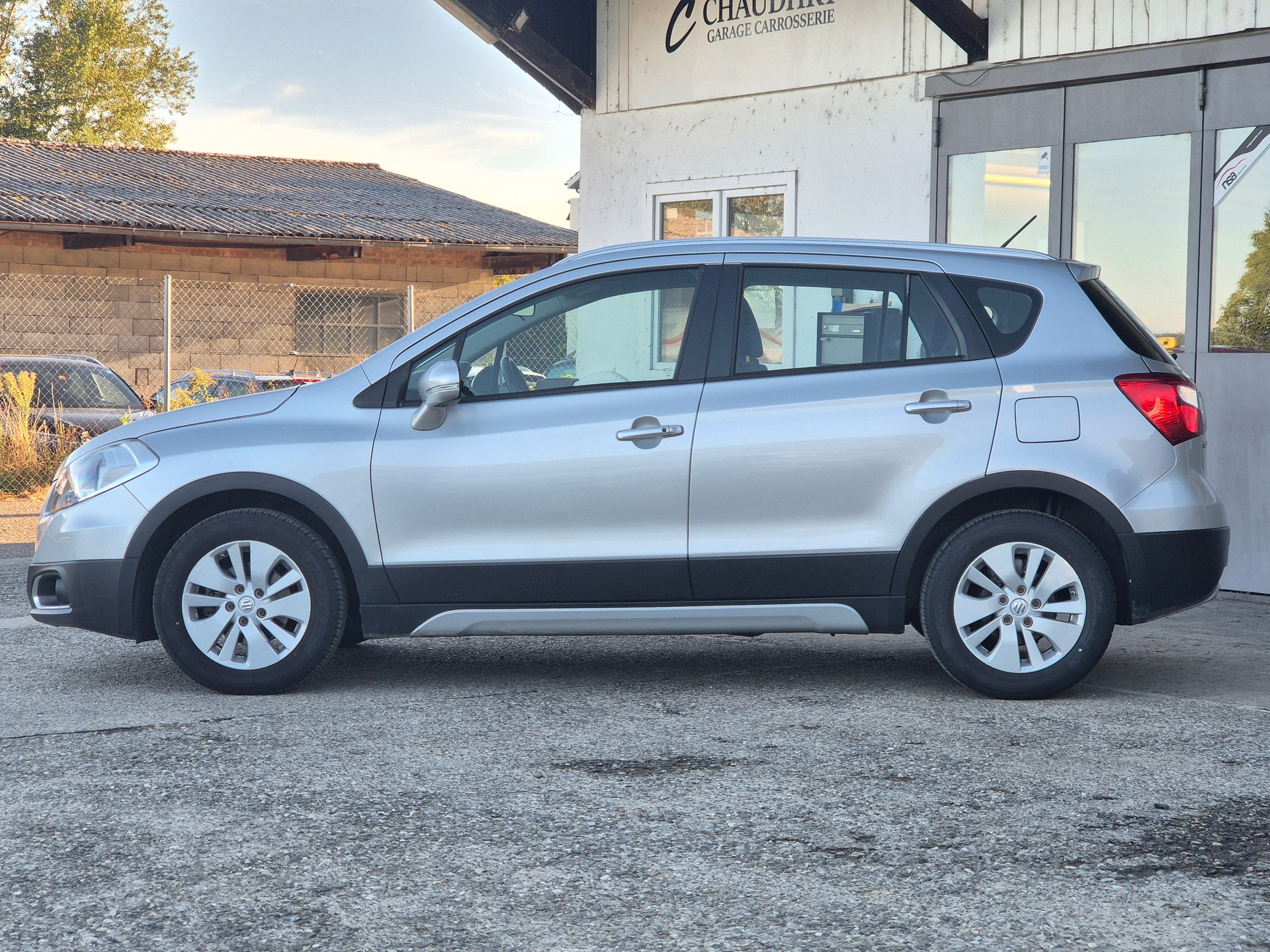 SUZUKI SX4 S-Cross 1.6 16V Compact Top 4WD CVT7-image-9