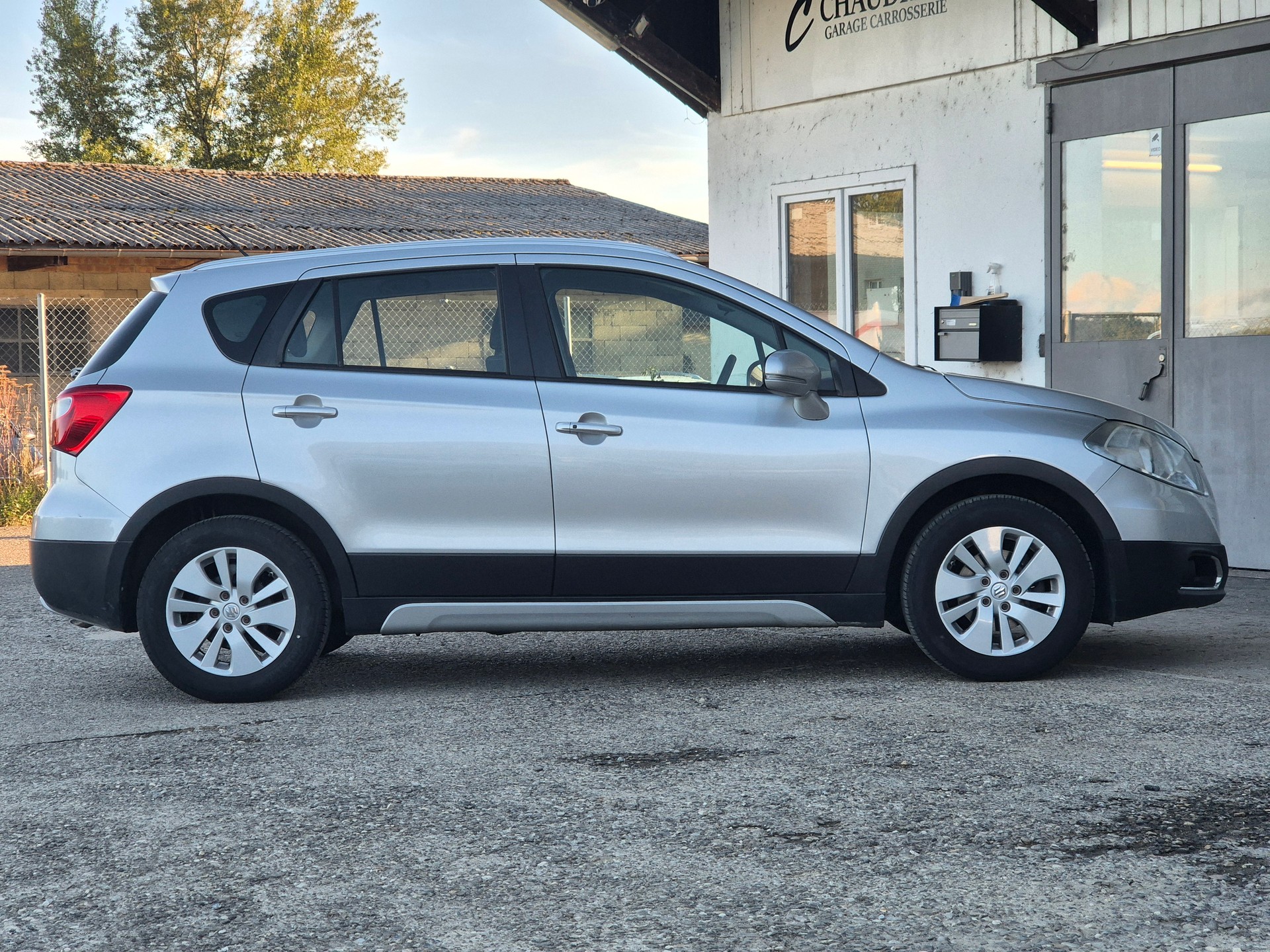 SUZUKI SX4 S-Cross 1.6 16V Compact Top 4WD CVT7-image-4