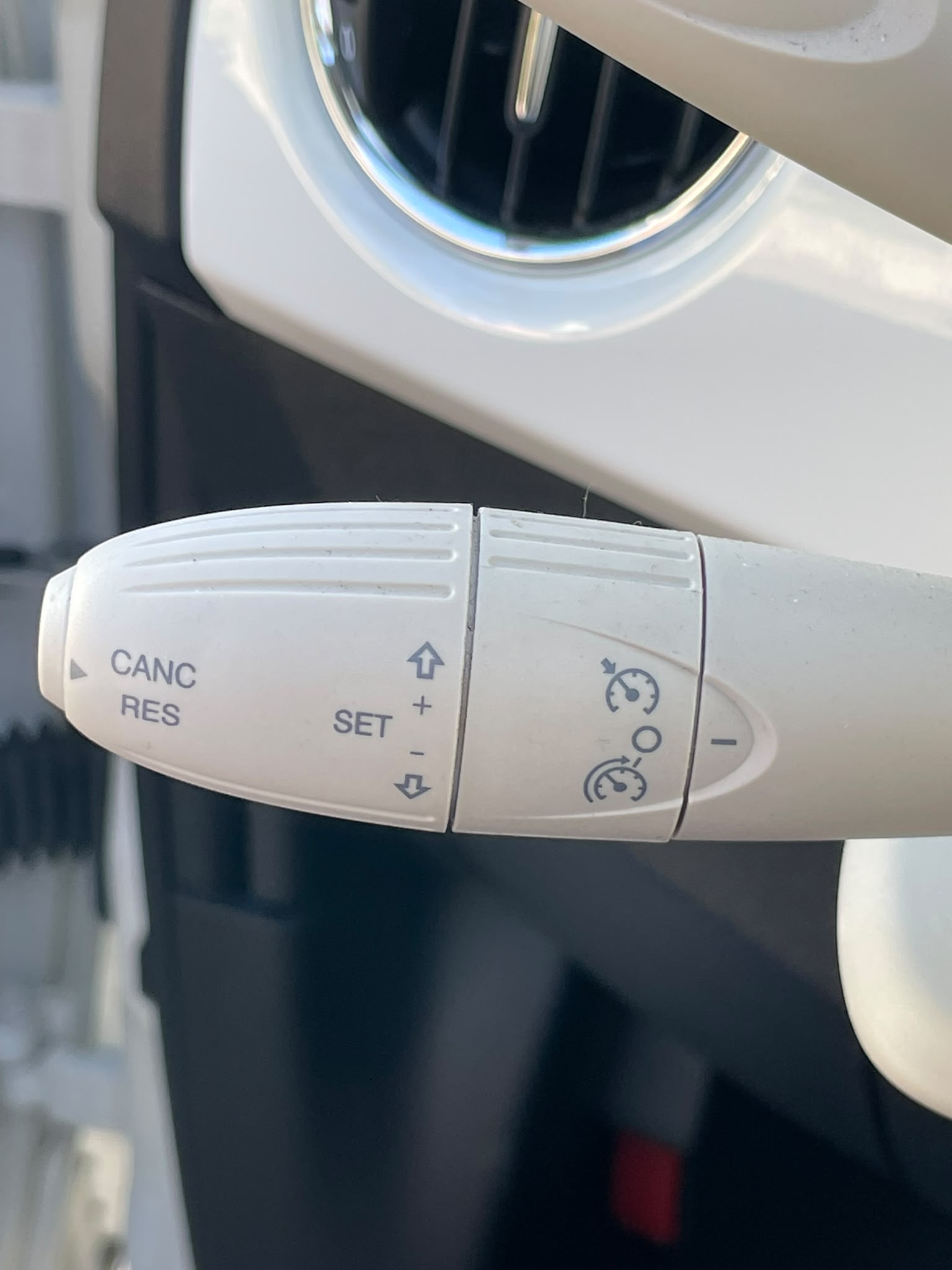 FIAT Facelift 500Cabrio 1.2 Lounge Dualogic TEMPOMAT | KLIMA | ZAHNRIEMEN + WASSERPUMPE NEU | PARKSENSOREN-image-8