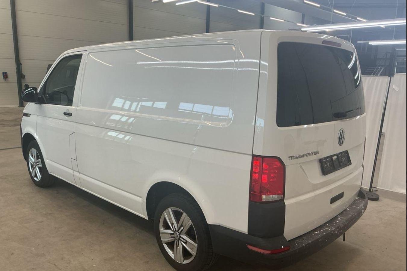 VW T6.1 2.0 TDI Entry-image-0