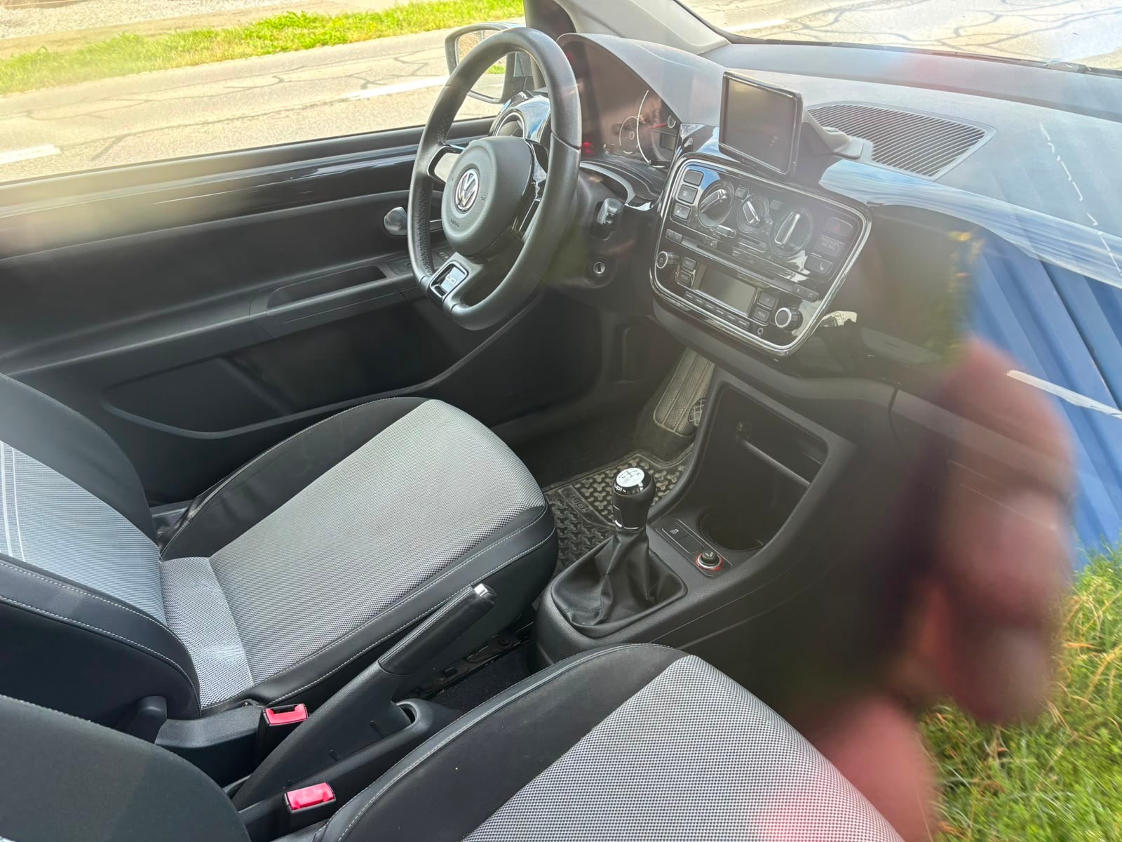 VW Up 1.0 high up-image-4