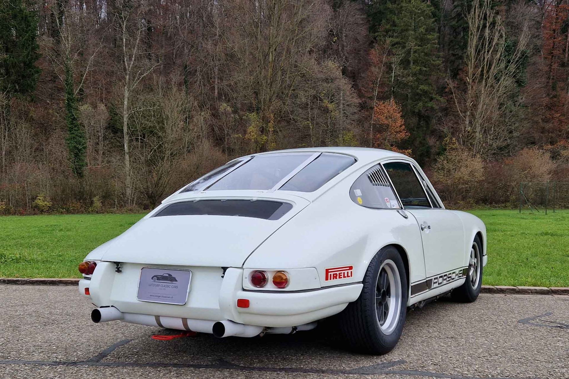 PORSCHE 911 R-image-5