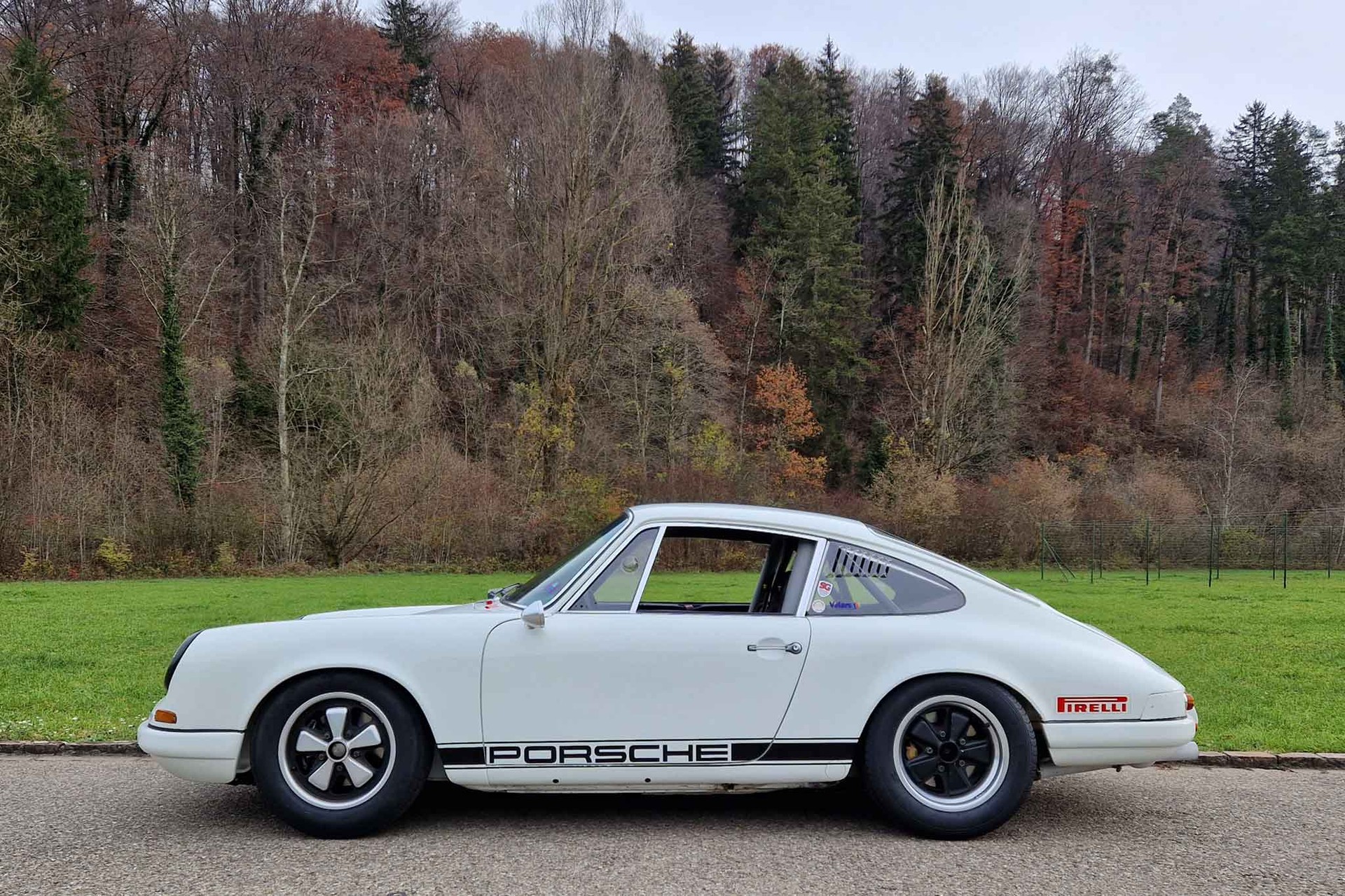 PORSCHE 911 R-image-0