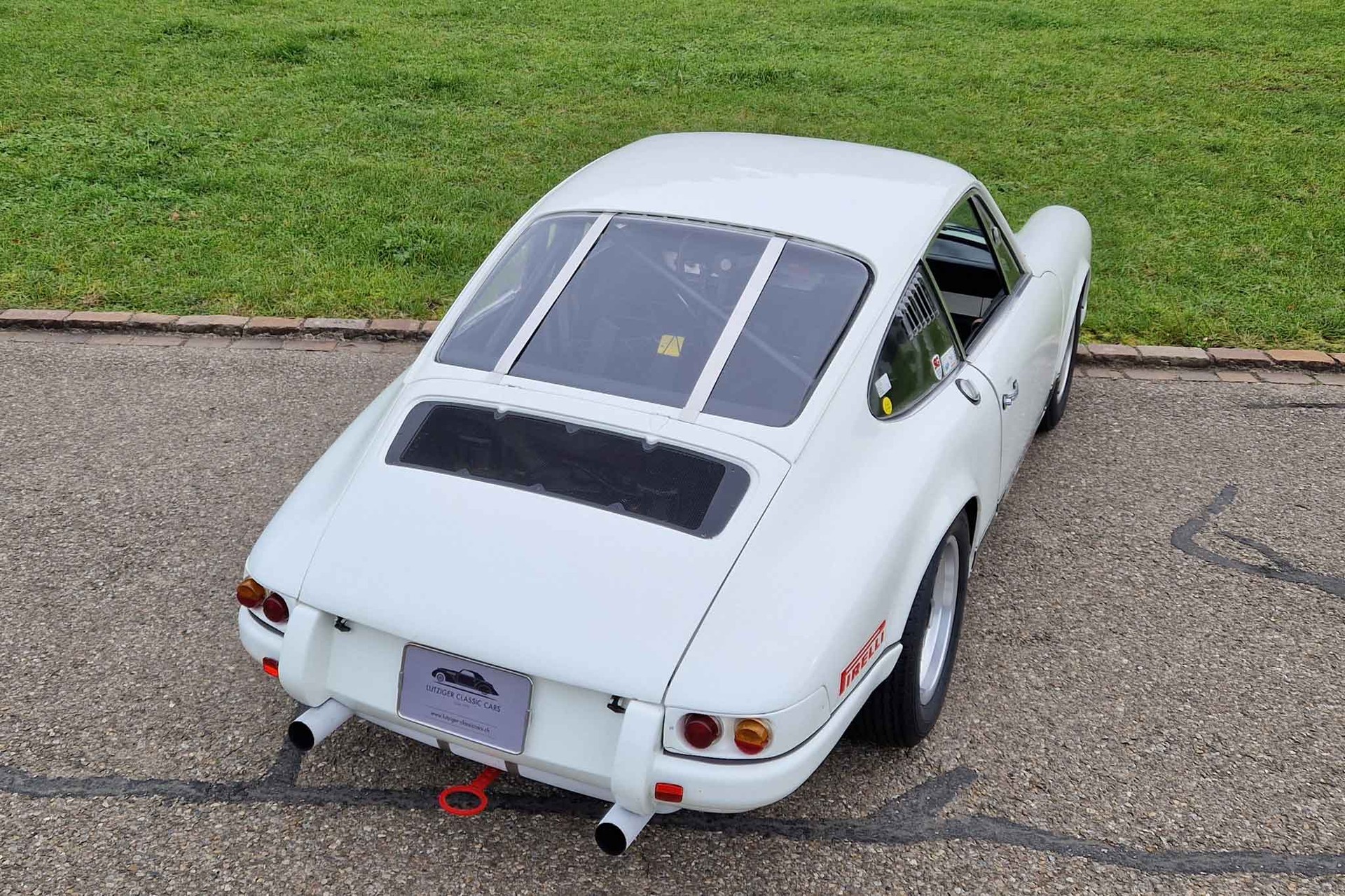 PORSCHE 911 R-image-9