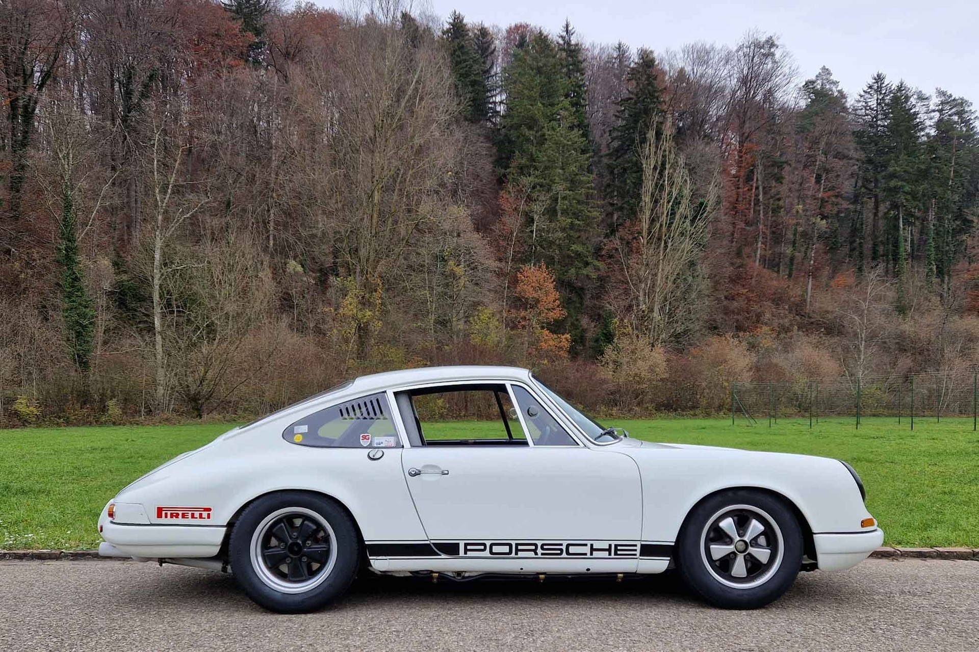 PORSCHE 911 R-image-4