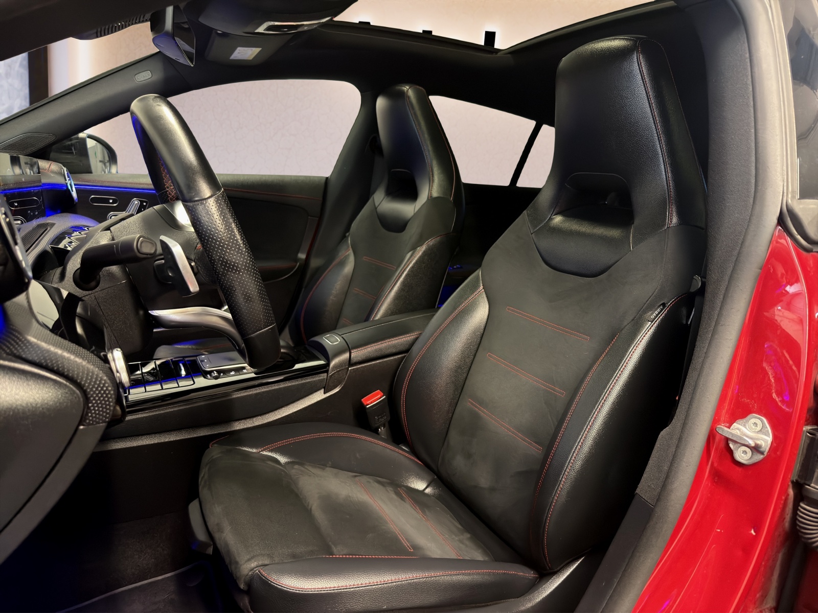 MERCEDES-BENZ CLA Shooting Brake 200 AMG Line 7G-DCT-image-14