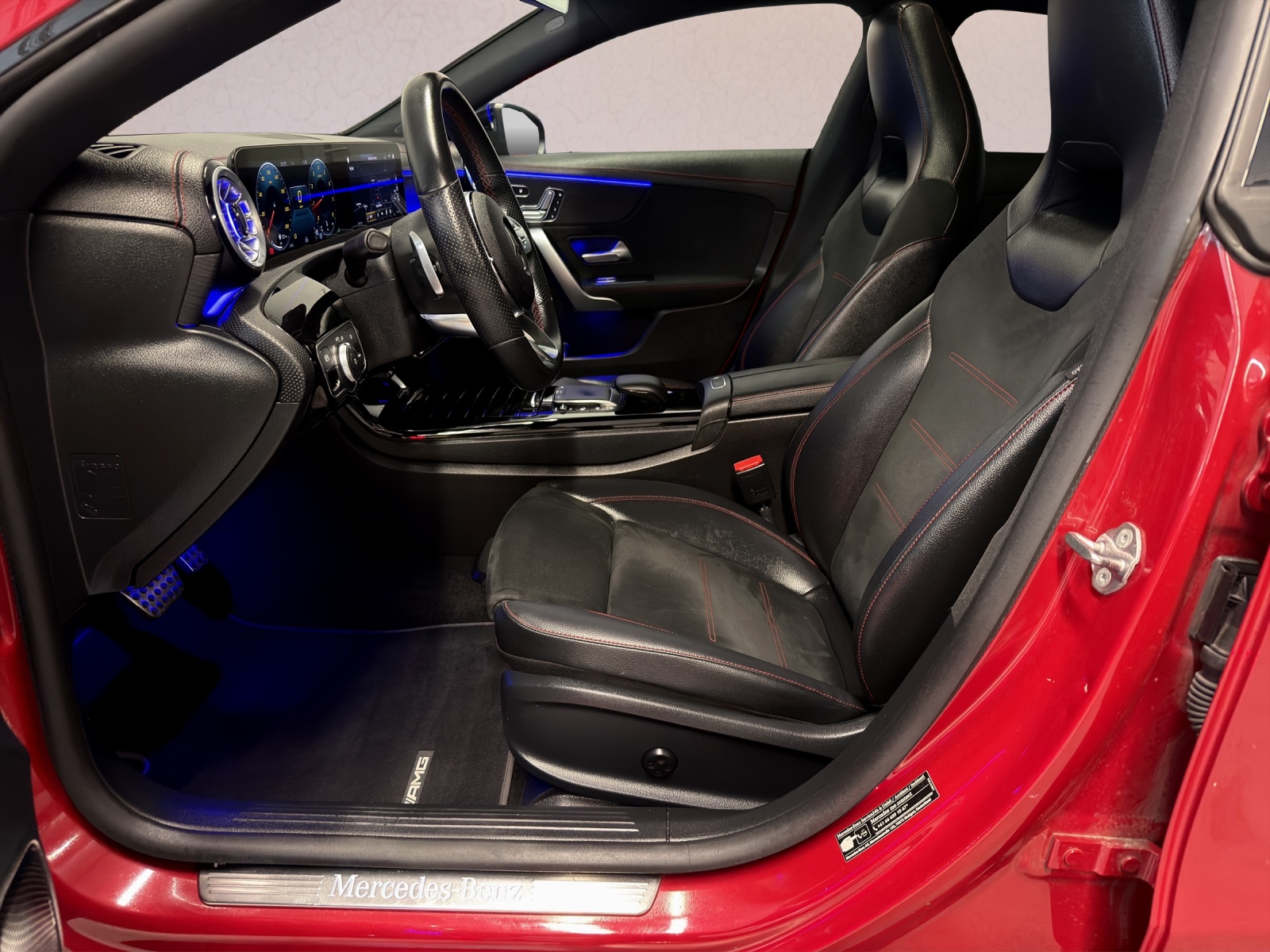 MERCEDES-BENZ CLA Shooting Brake 200 AMG Line 7G-DCT-image-9