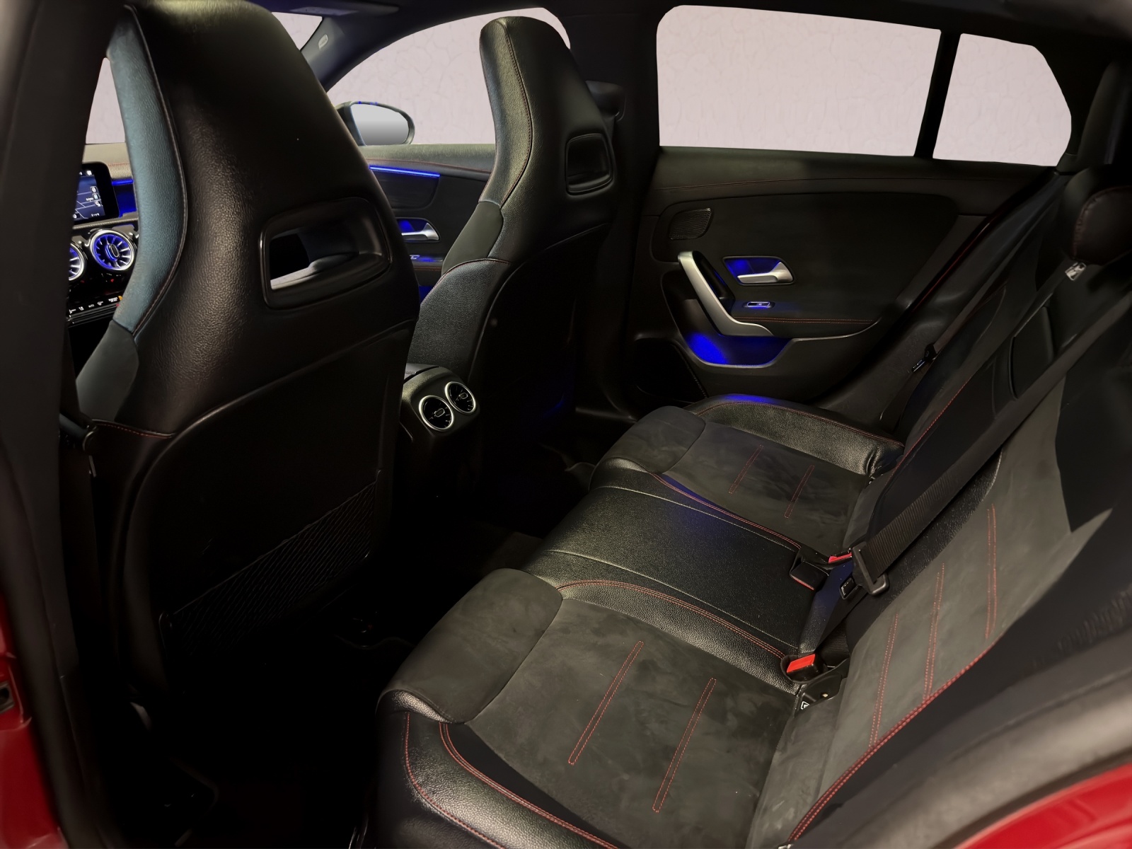 MERCEDES-BENZ CLA Shooting Brake 200 AMG Line 7G-DCT-image-16