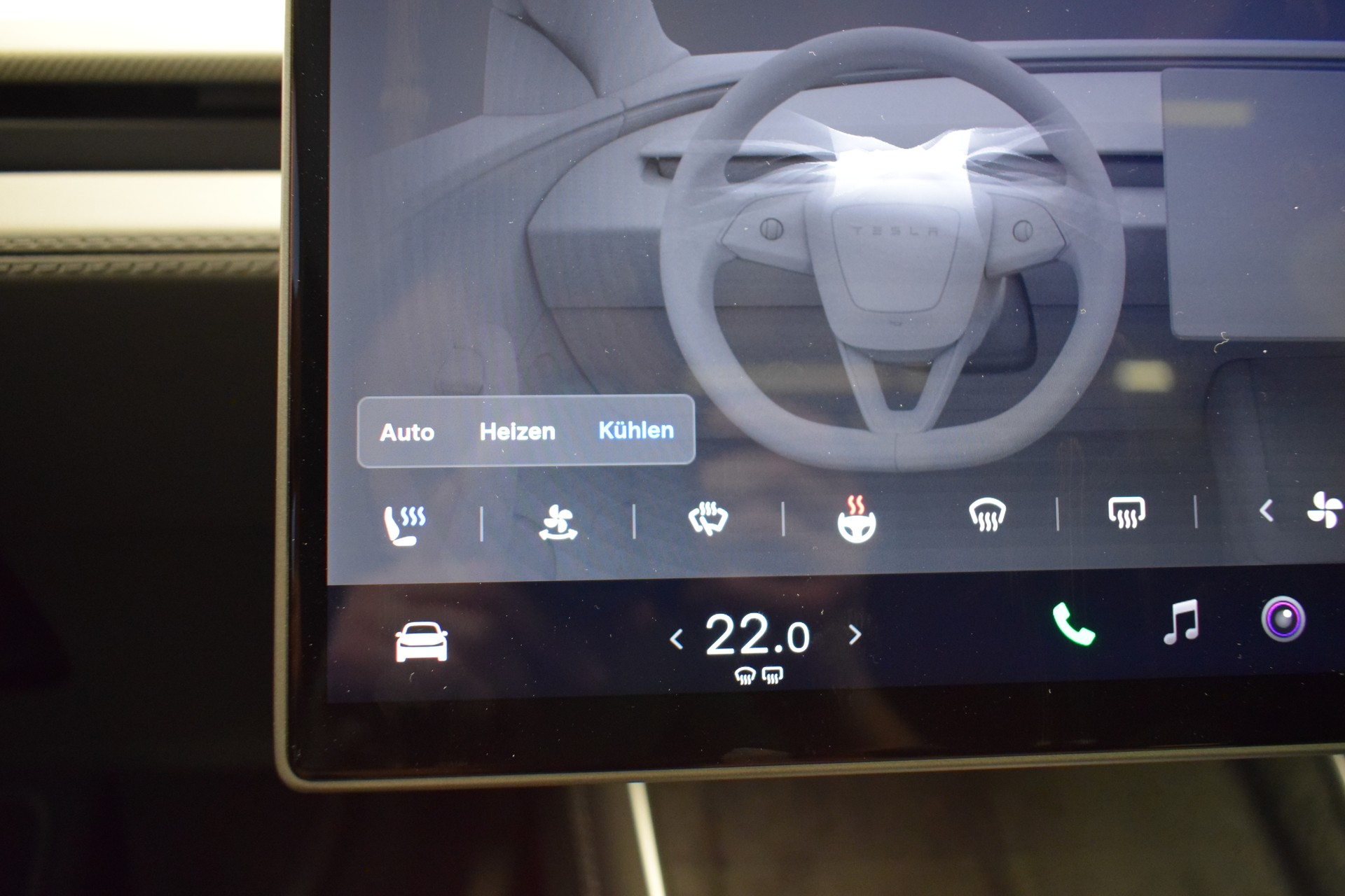TESLA Model Y Performance AWD 626PS, Neuwagen, CH Typenschein "stealth grey"-image-25