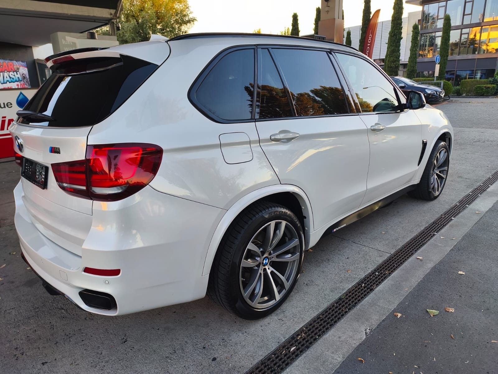 BMW X5 xDrive M50d Steptronic-image-2