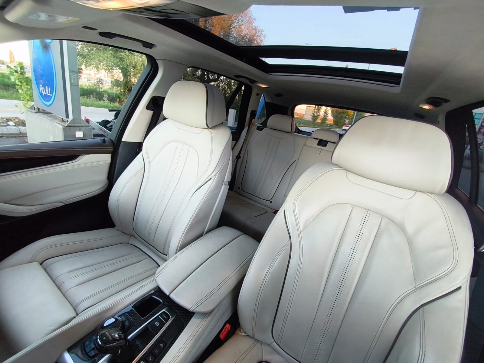 BMW X5 xDrive M50d Steptronic-image-27