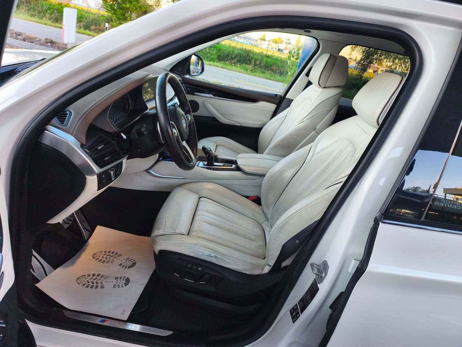 BMW X5 xDrive M50d Steptronic-image-9