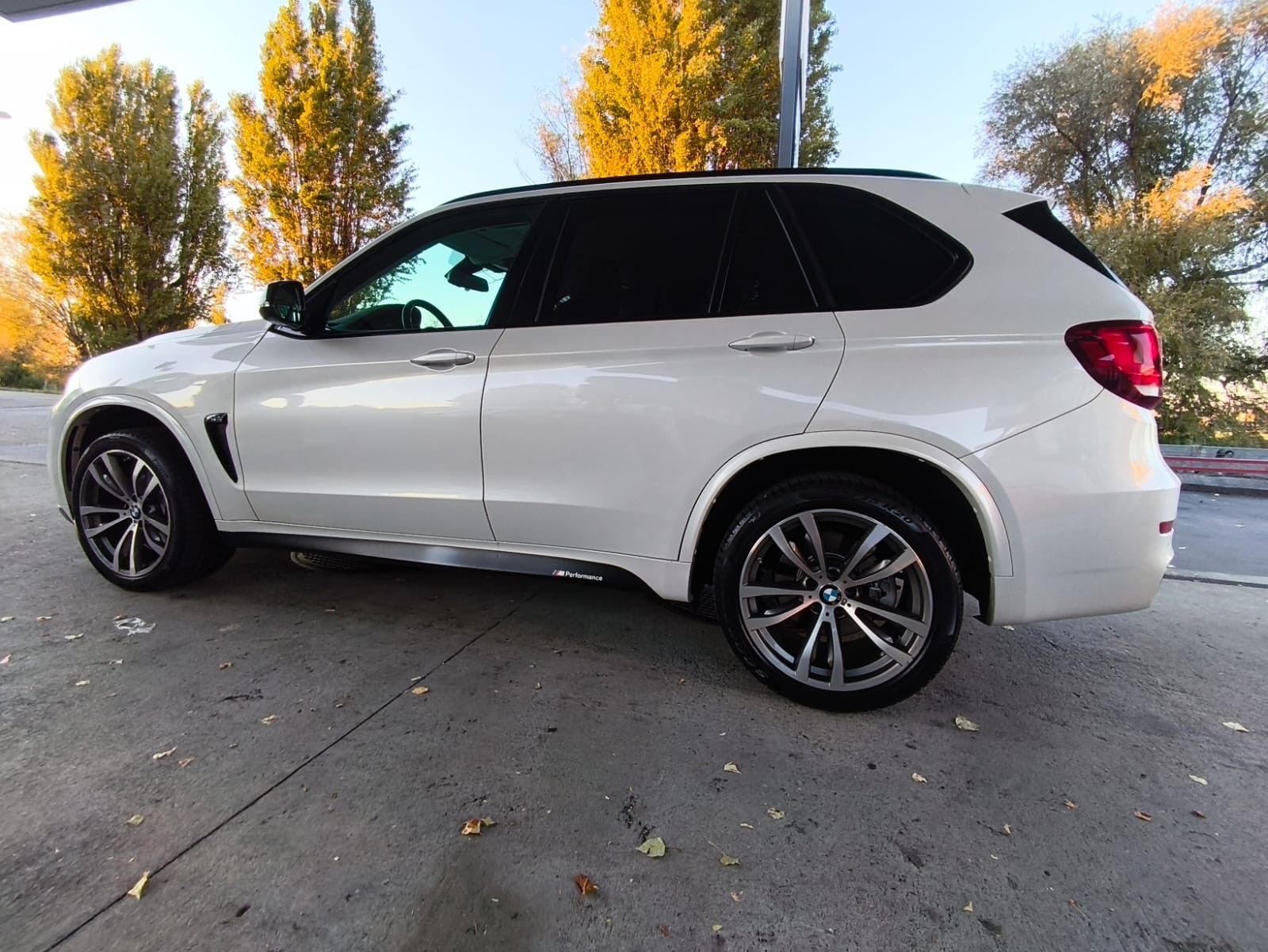 BMW X5 xDrive M50d Steptronic-image-6
