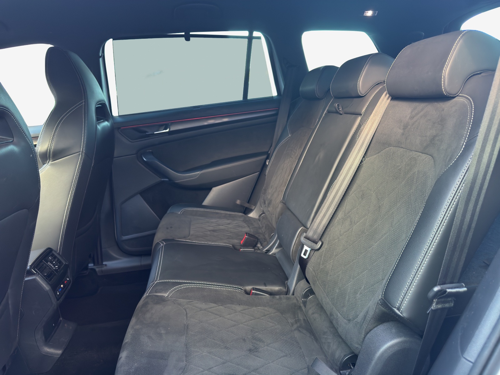 SKODA Kodiaq 2.0 TDI CR SportLine 4x4 DSG-image-11