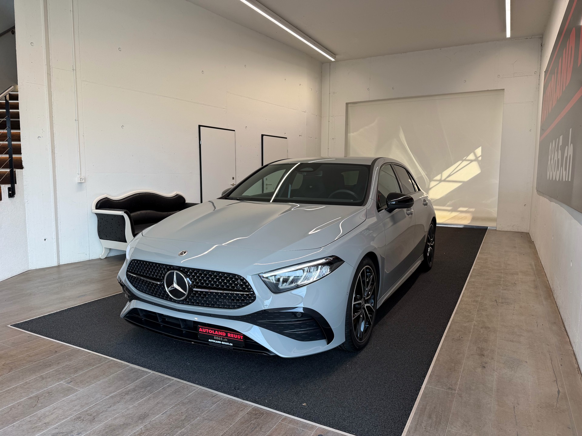 MERCEDES-BENZ A 220 AMG Spezial Edition 4Matic 8G-DCT-showroom-element-2