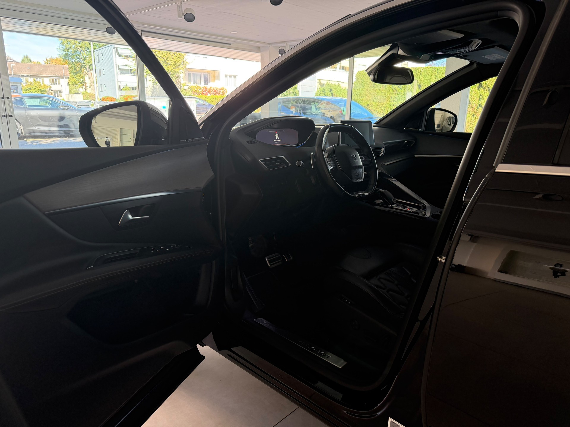 PEUGEOT 3008 2.0 BlueHDi GT EAT-image-10