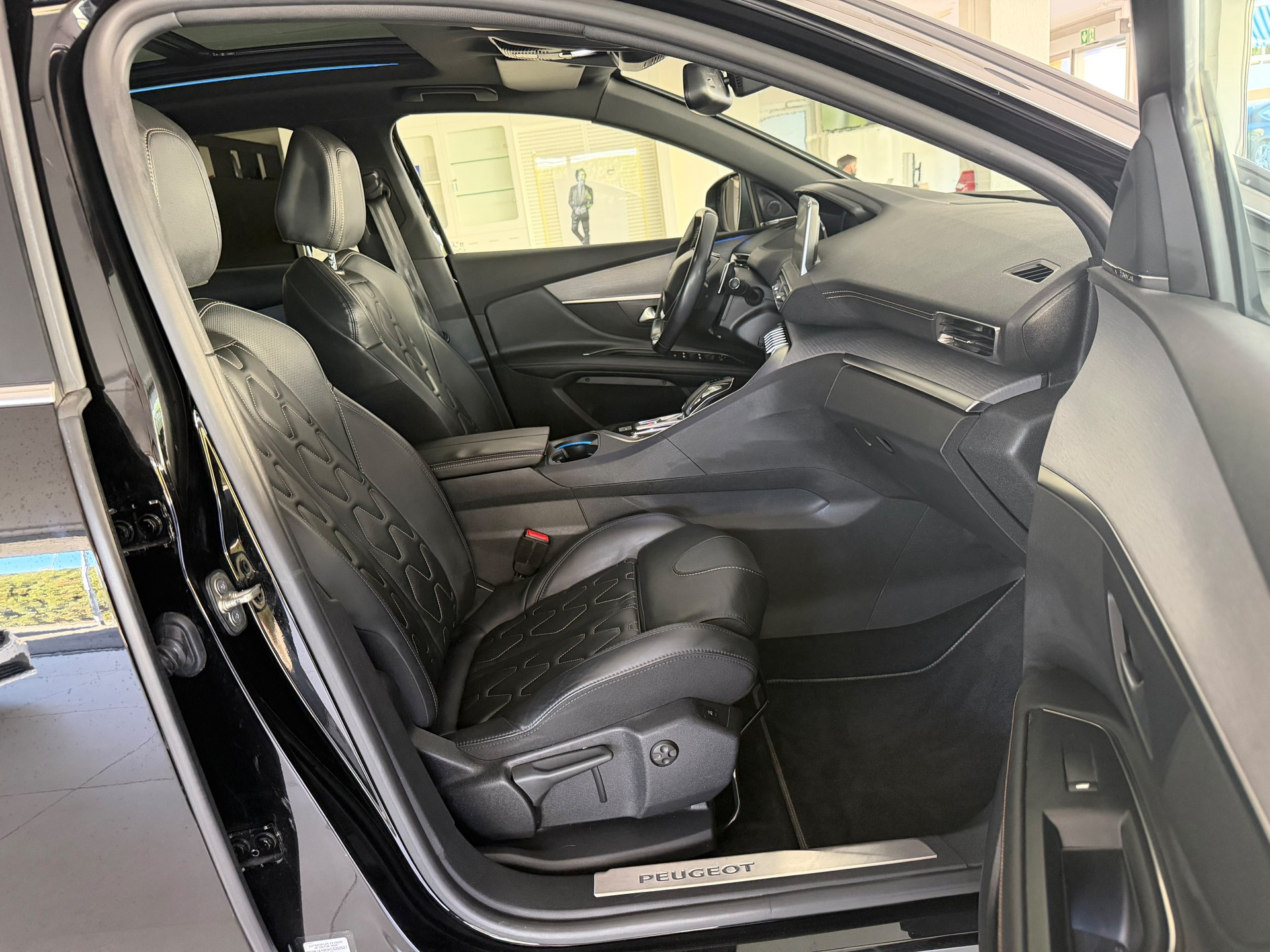 PEUGEOT 3008 2.0 BlueHDi GT EAT-image-13