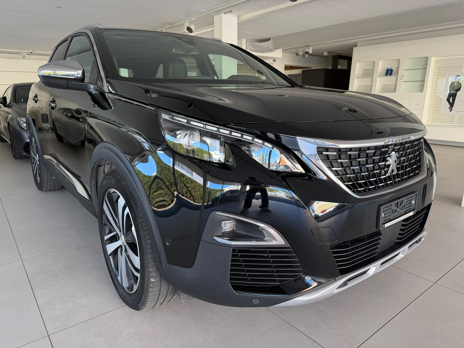 PEUGEOT 3008 2.0 BlueHDi GT EAT-image-1