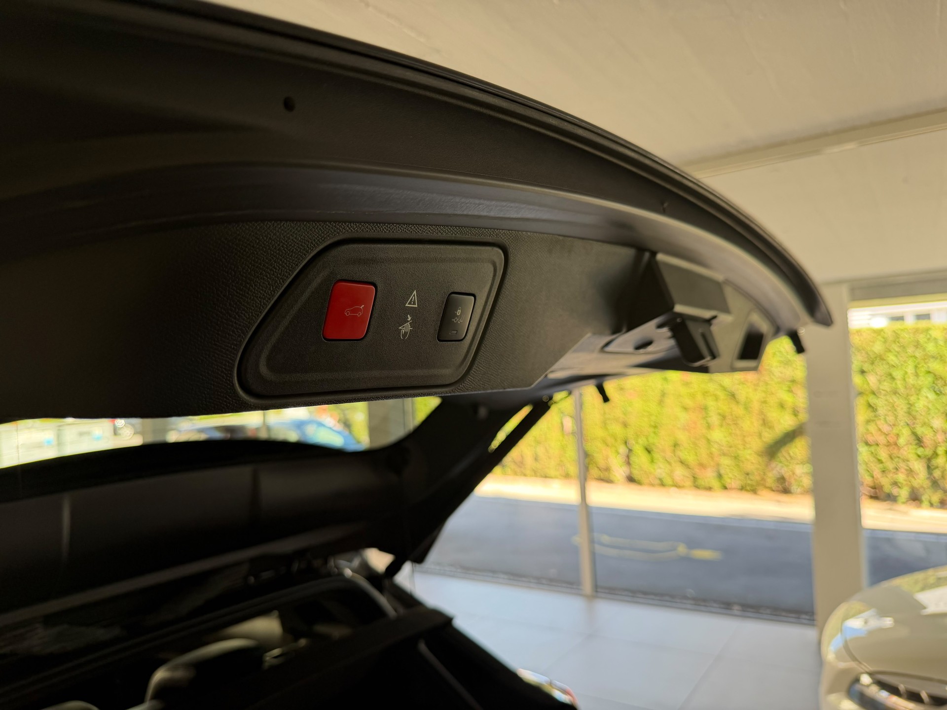 PEUGEOT 3008 2.0 BlueHDi GT EAT-image-9
