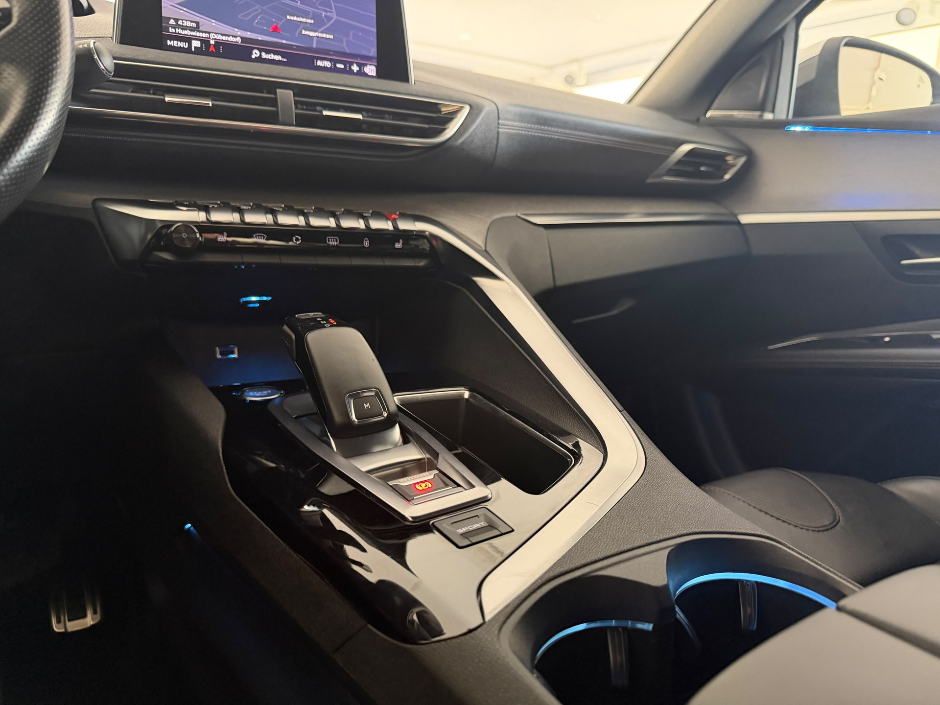 PEUGEOT 3008 2.0 BlueHDi GT EAT-image-21