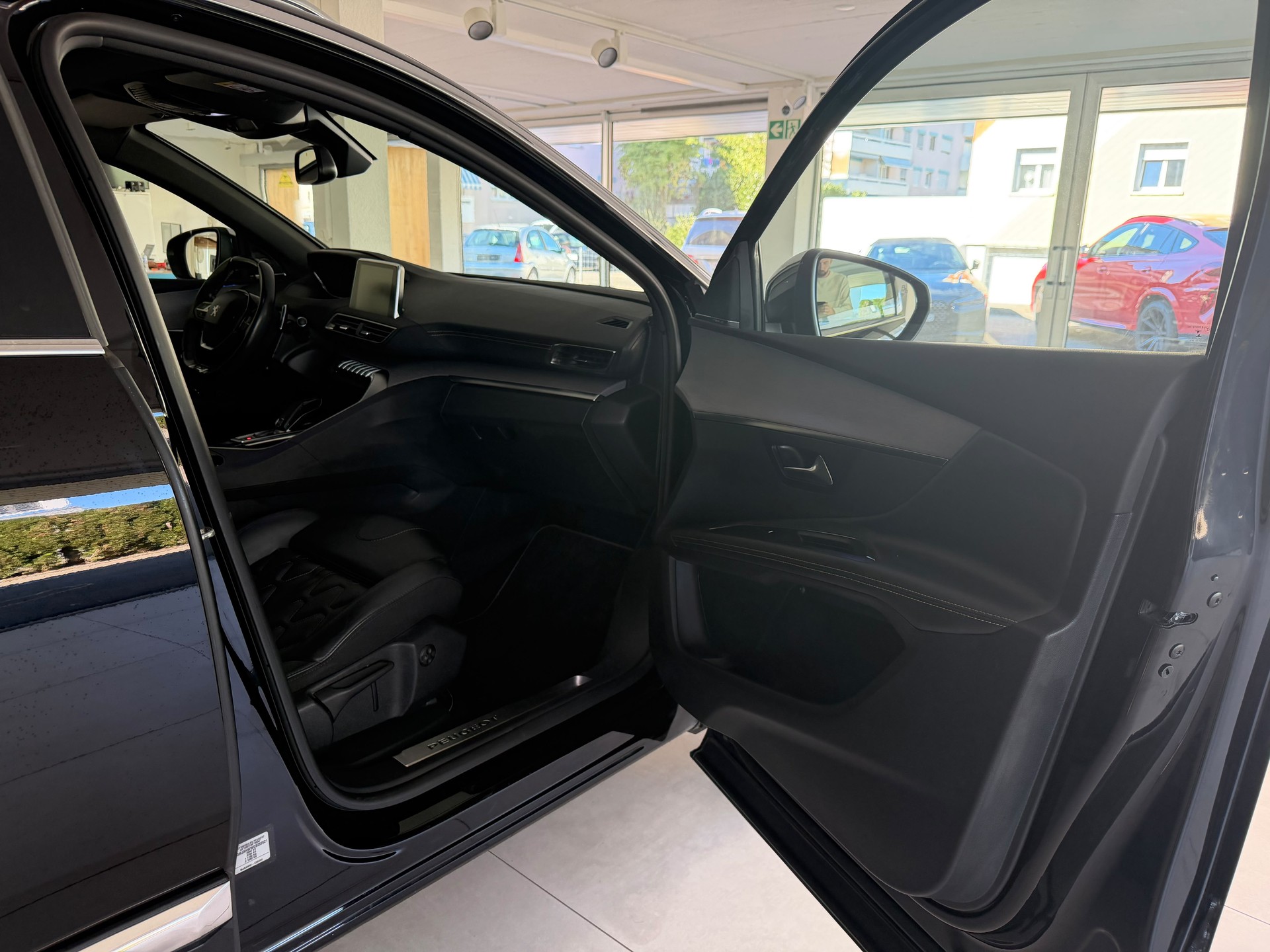 PEUGEOT 3008 2.0 BlueHDi GT EAT-image-12