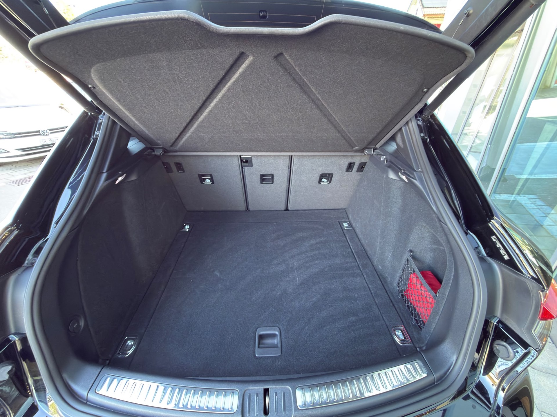 PORSCHE Macan S-image-13