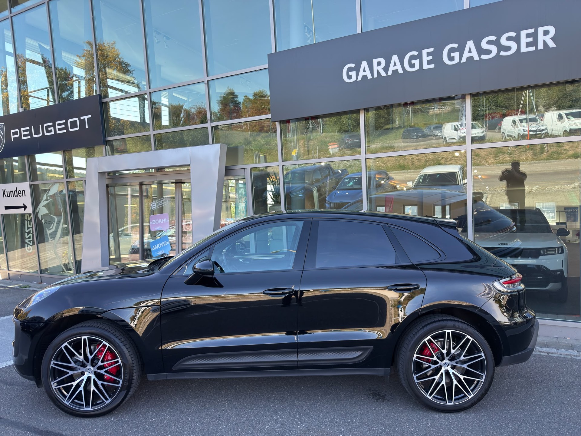 PORSCHE Macan S-image-2