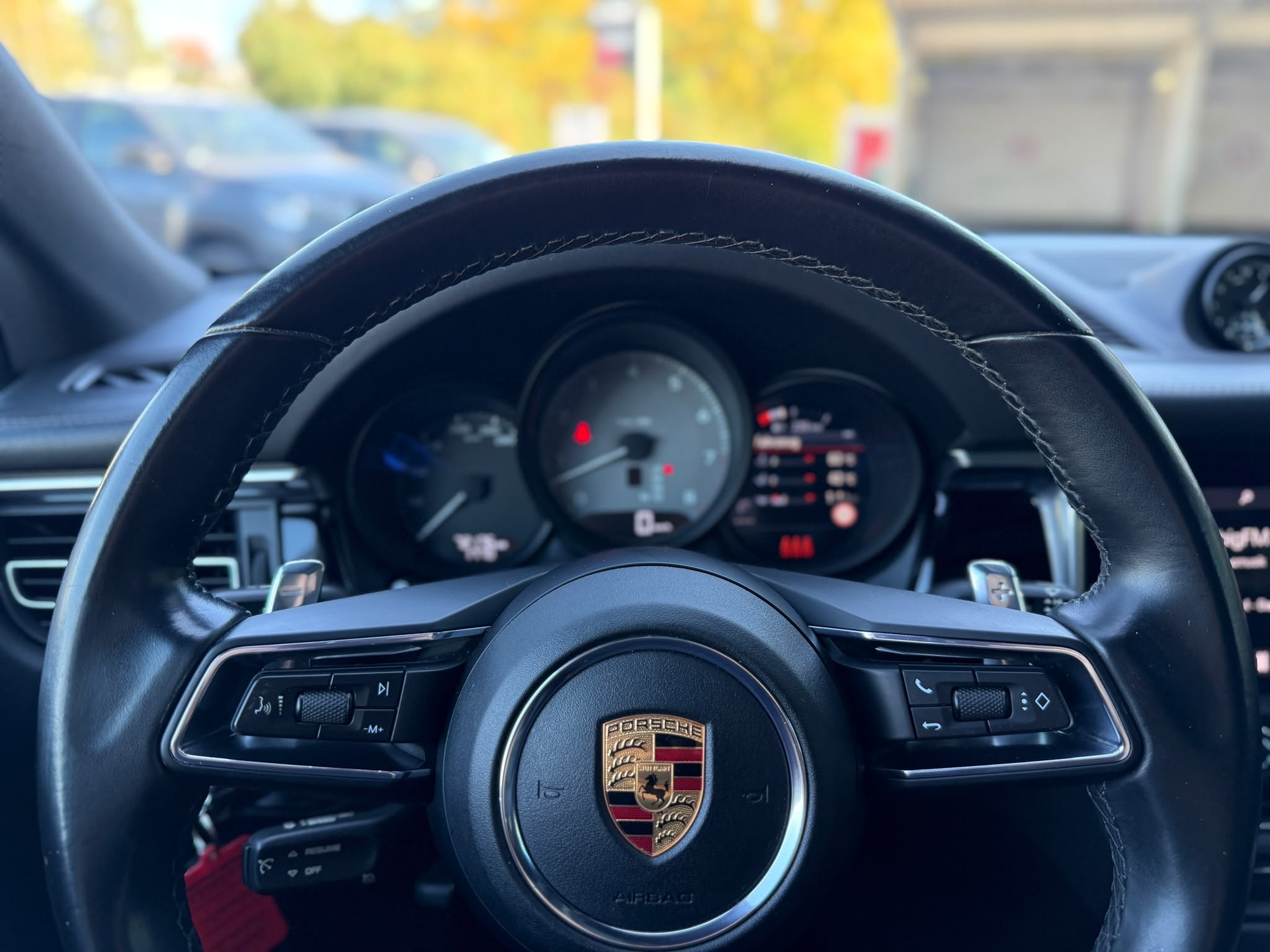 PORSCHE Macan S-image-7