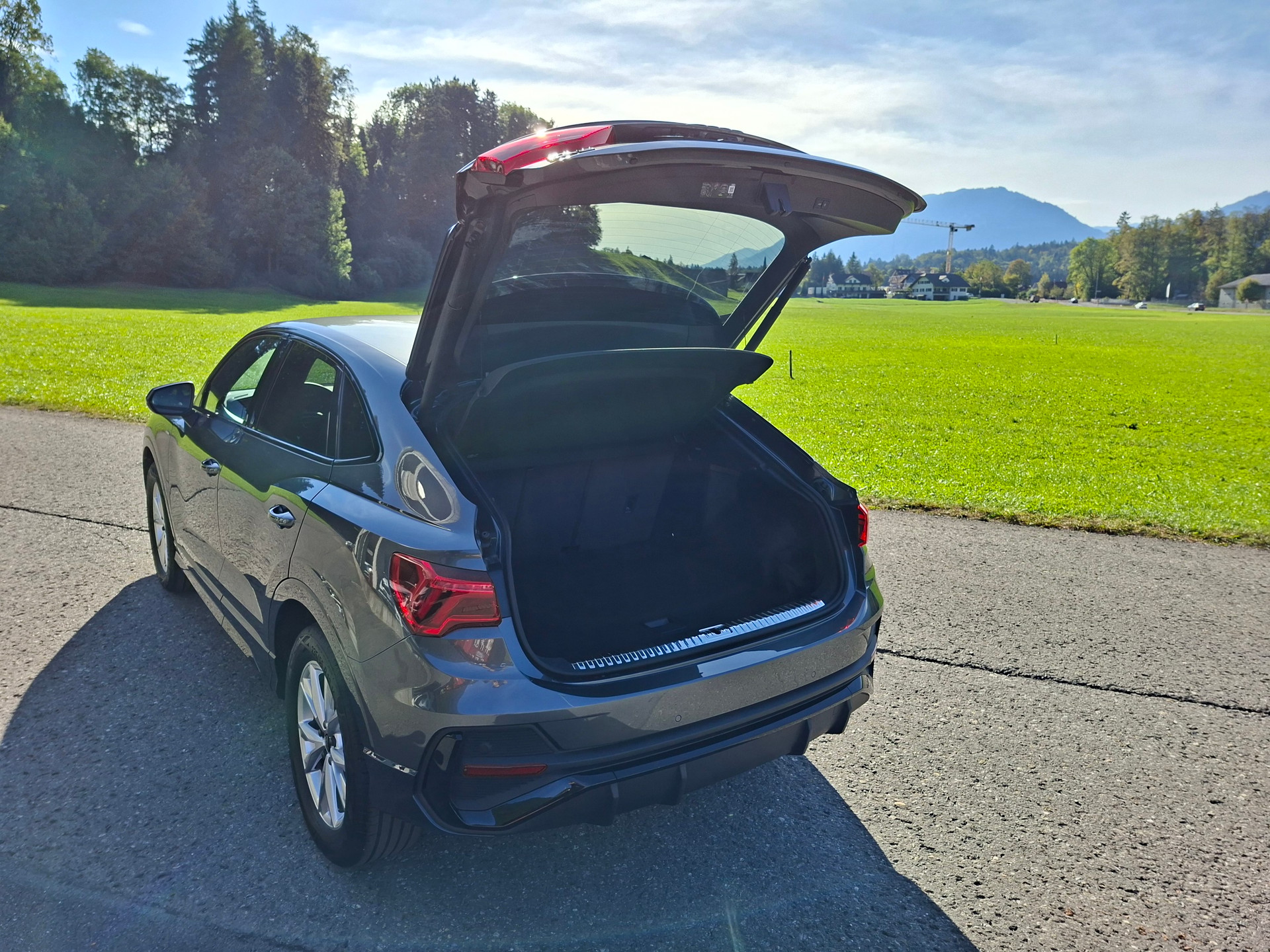 AUDI Q3 Sportback 35 TFSI S line Attraction S-tronic *CH-Fahrzeug mit Audi Garantie 5 J./100'000km*-image-6