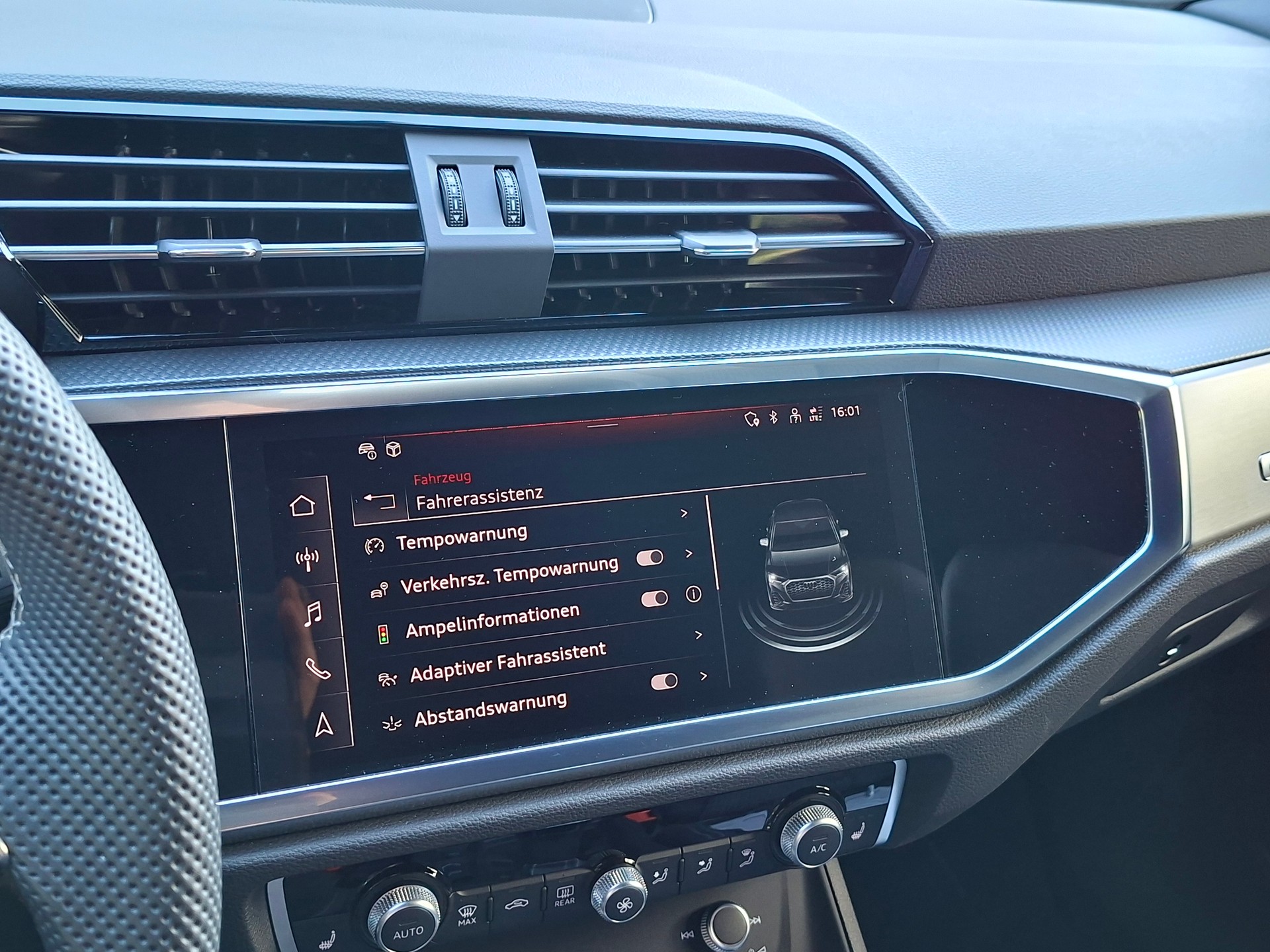 AUDI Q3 Sportback 35 TFSI S line Attraction S-tronic *CH-Fahrzeug mit Audi Garantie 5 J./100'000km*-image-12