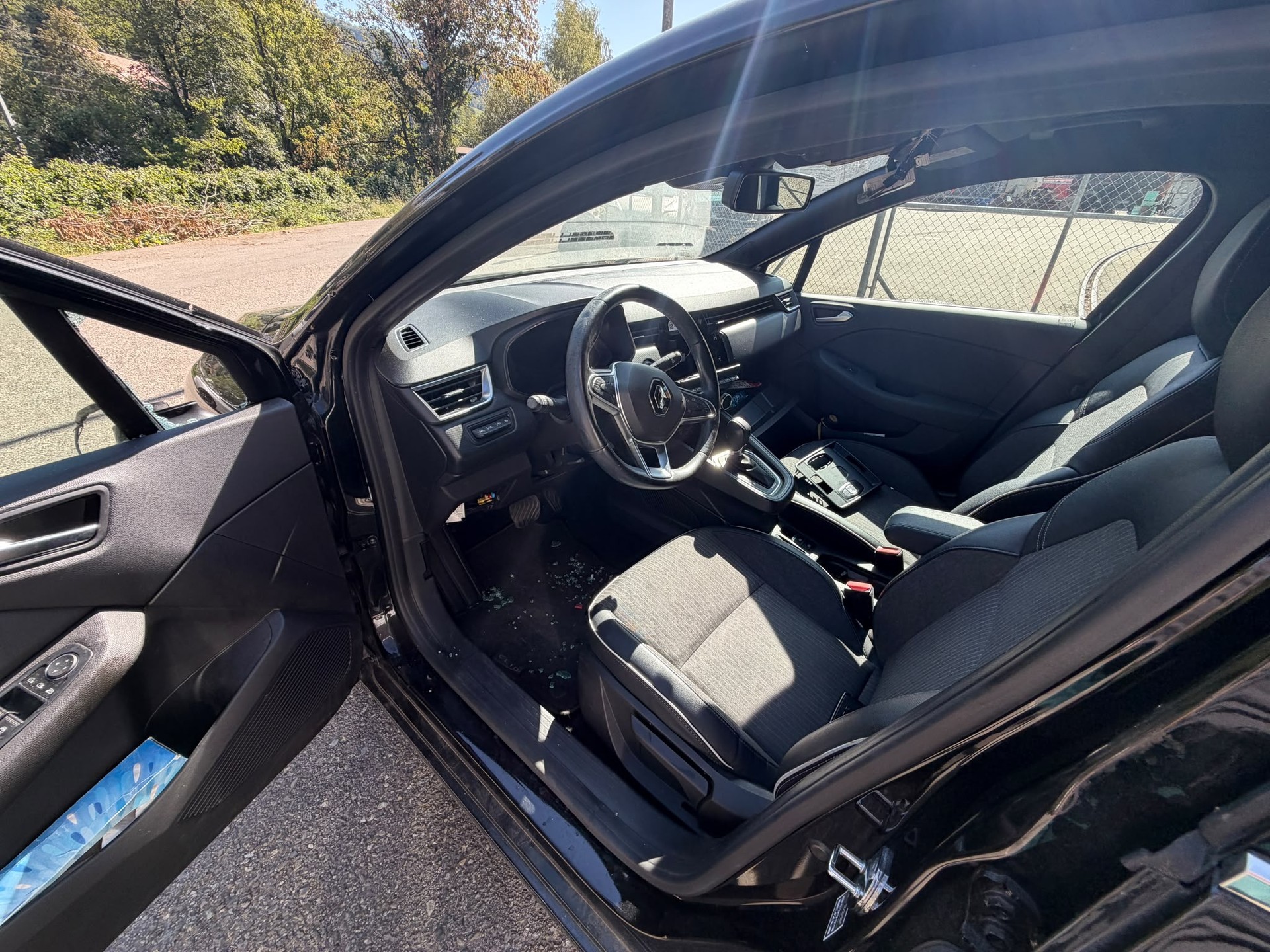 RENAULT Clio 1.6 E-Tech Intens-image-6