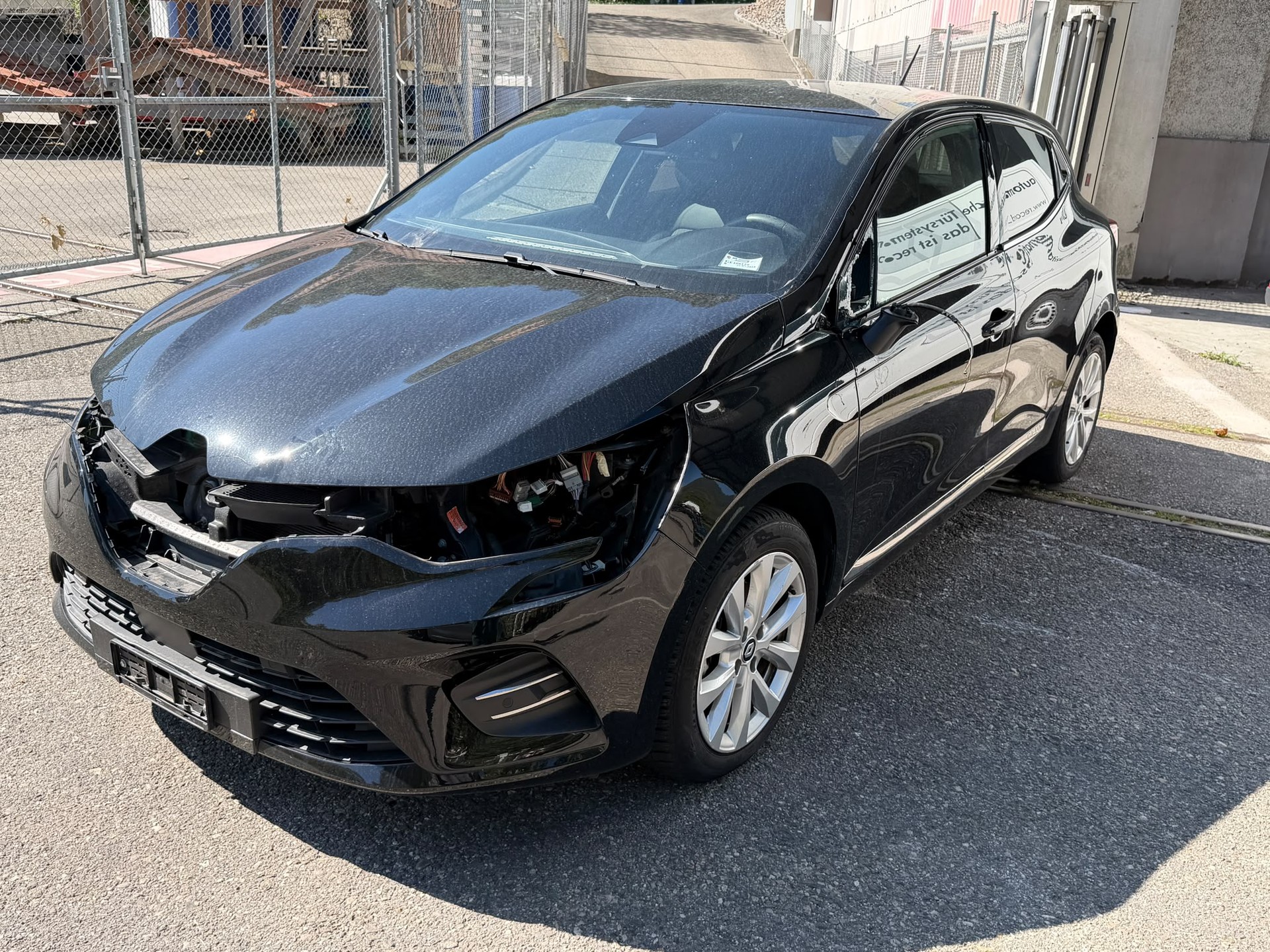 RENAULT Clio 1.6 E-Tech Intens-image-1