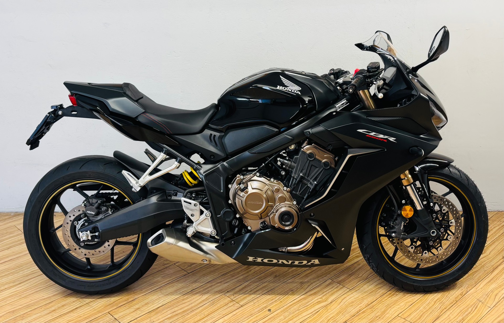 HONDA CBR 650 R (35kW)-showroom-element-1