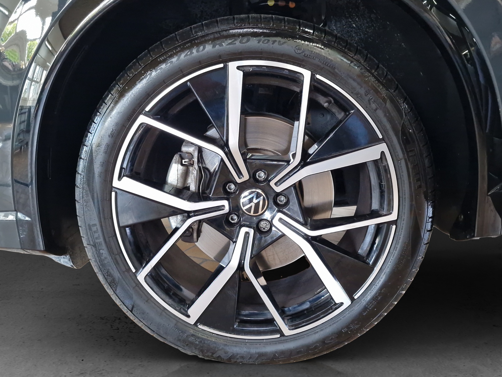 VW Tiguan 2.0 TSI DSG R-Line 4Motion-image-12