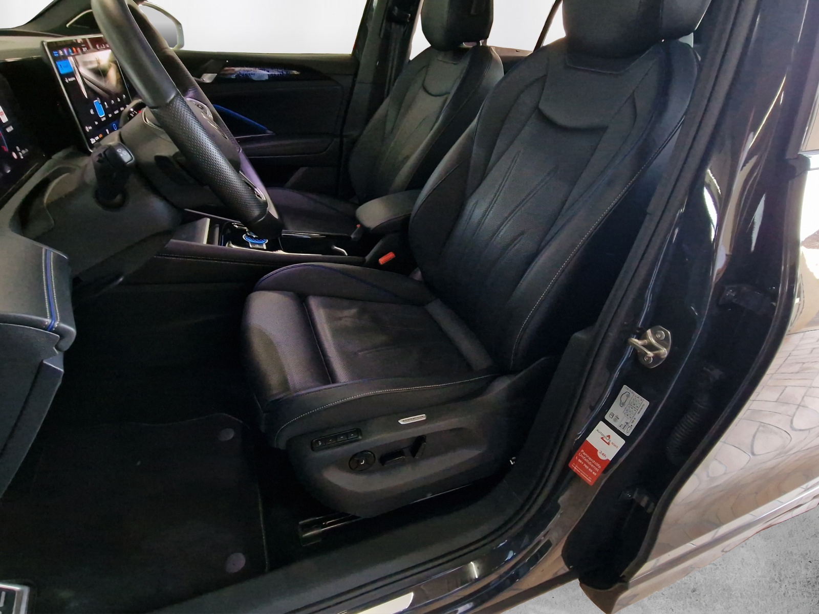 VW Tiguan 2.0 TSI DSG R-Line 4Motion-image-9