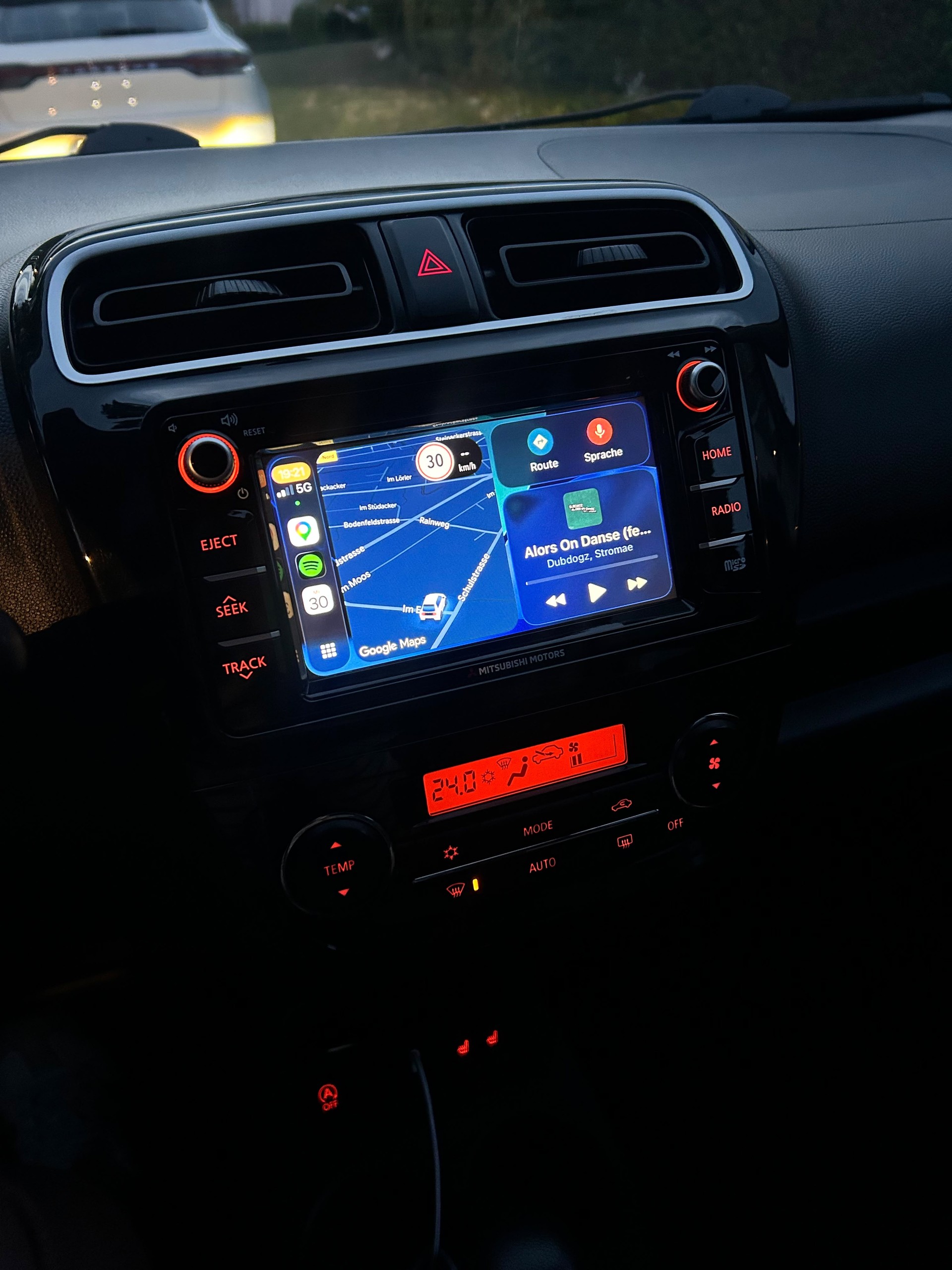 MITSUBISHI 1.2 MIVEC Style-image-5