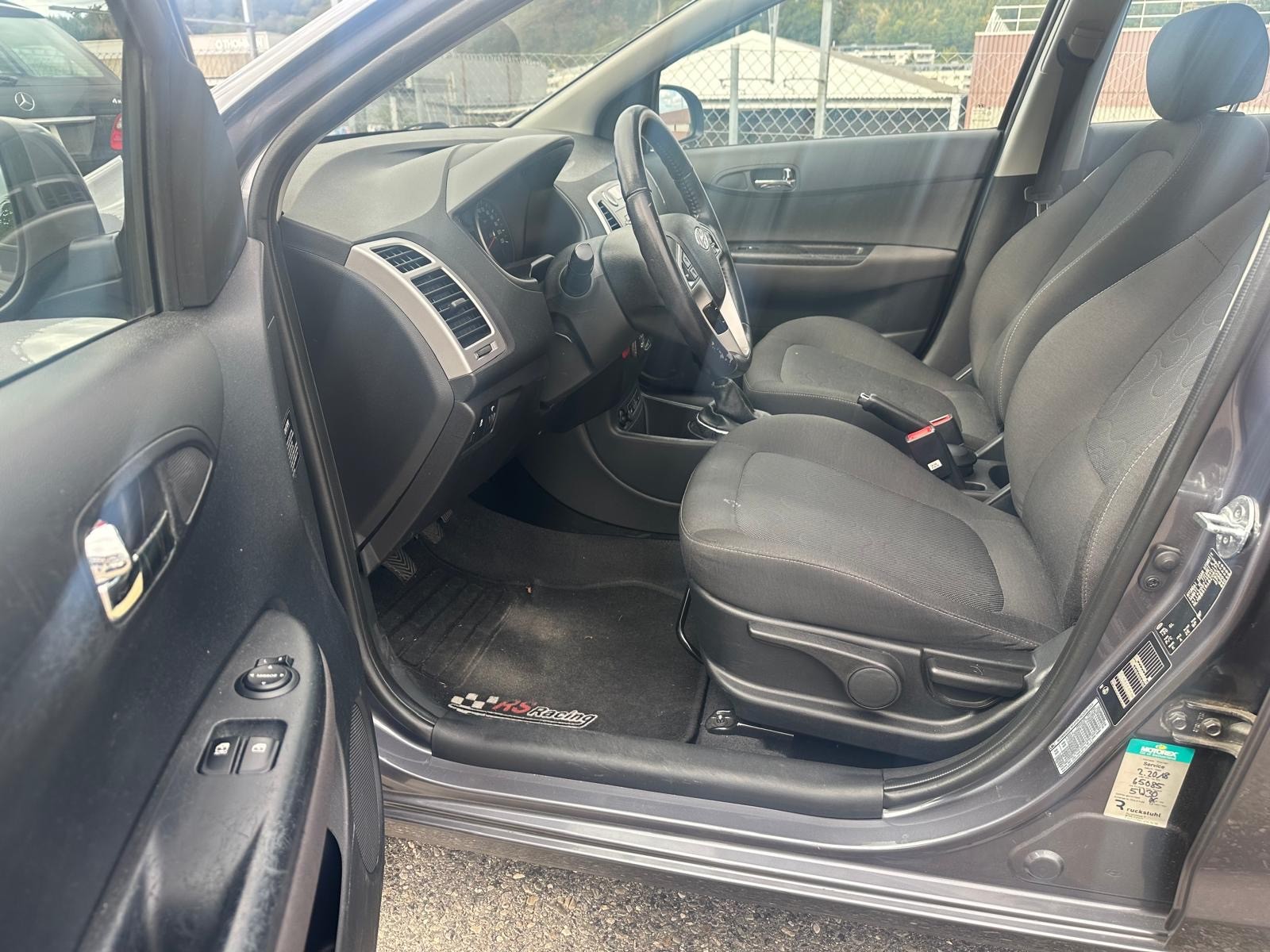 HYUNDAI i20 1.4 CRDi Blue-image-9