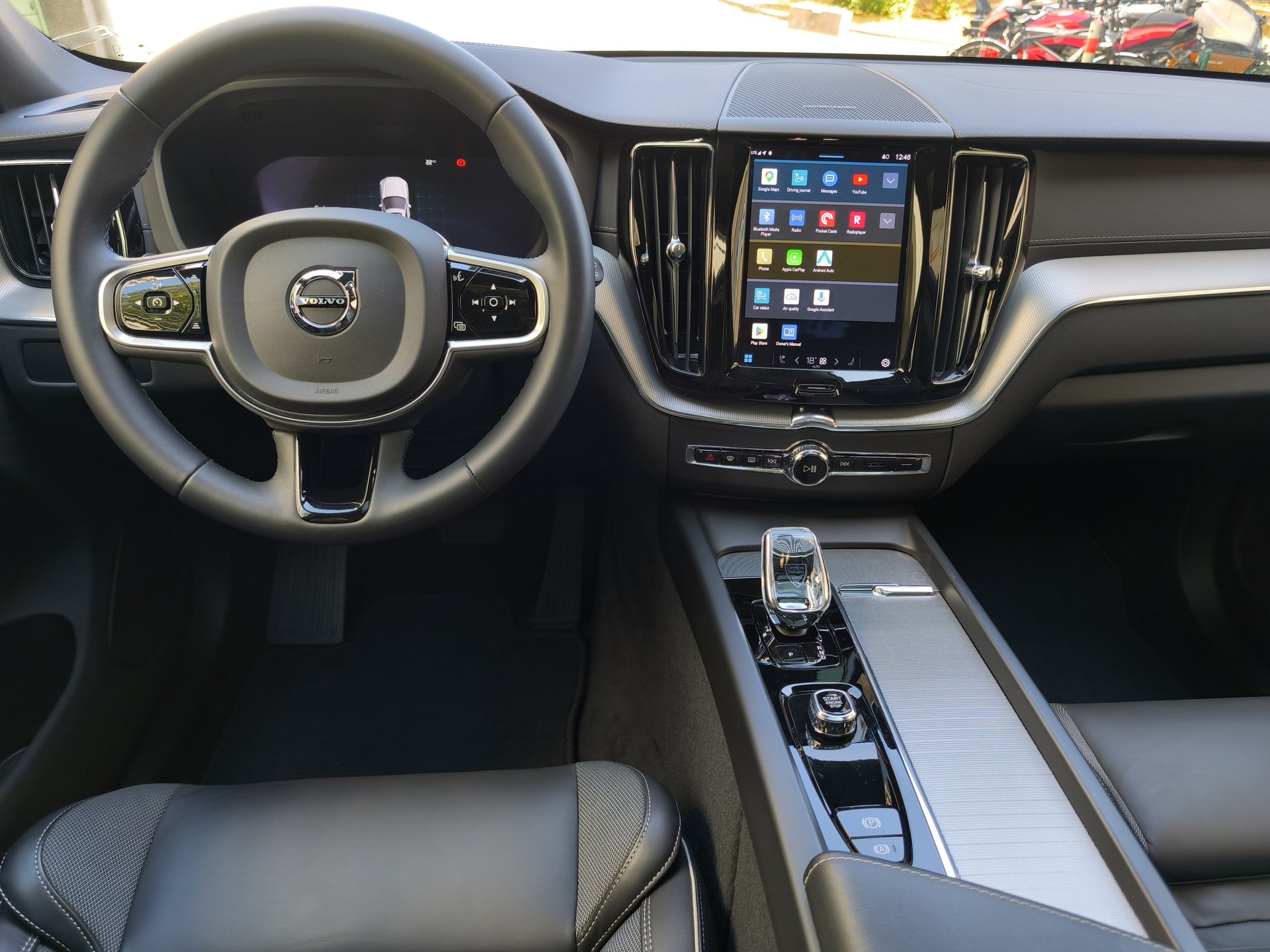 VOLVO 2.0 B5 MH Ultimate Dark AWD-image-4