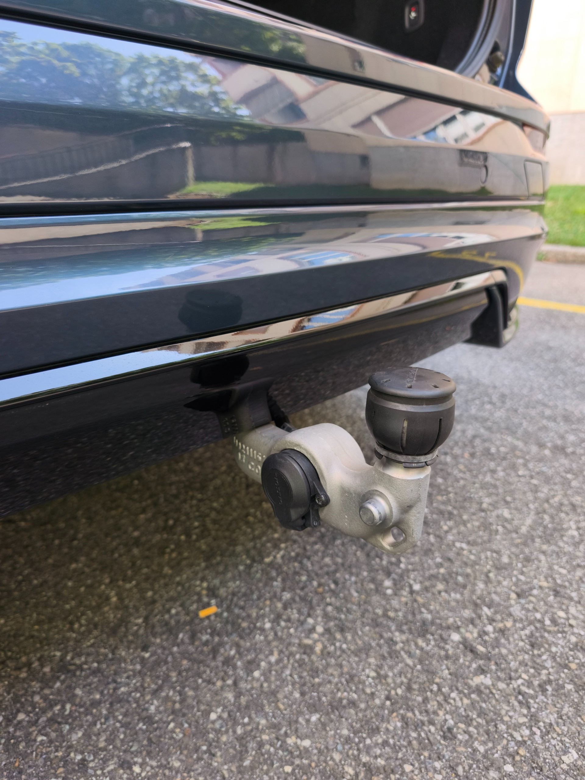 VOLVO 2.0 B5 MH Ultimate Dark AWD-image-9