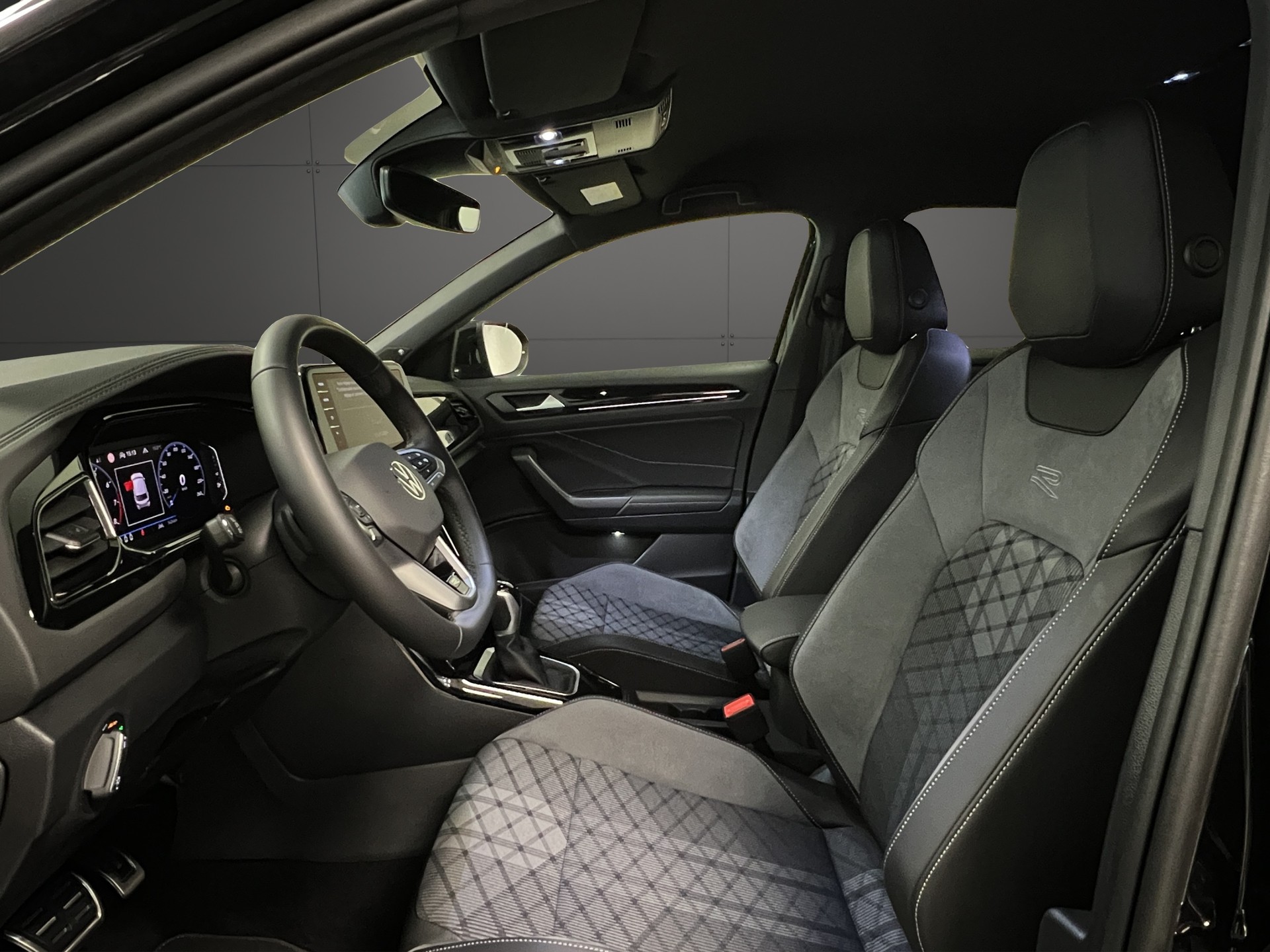 VW T-Roc 1.5 TSI EVO R-Line DSG-image-3