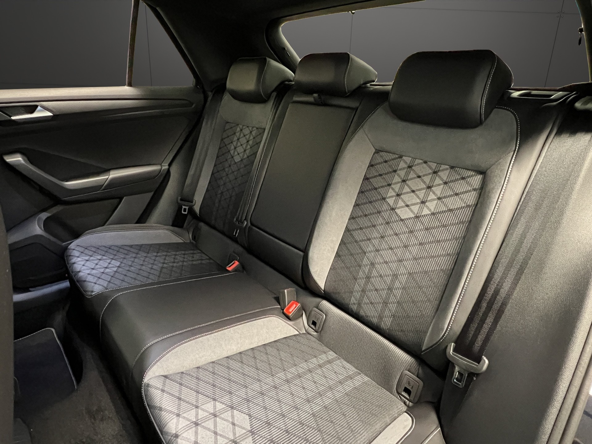 VW T-Roc 1.5 TSI EVO R-Line DSG-image-6
