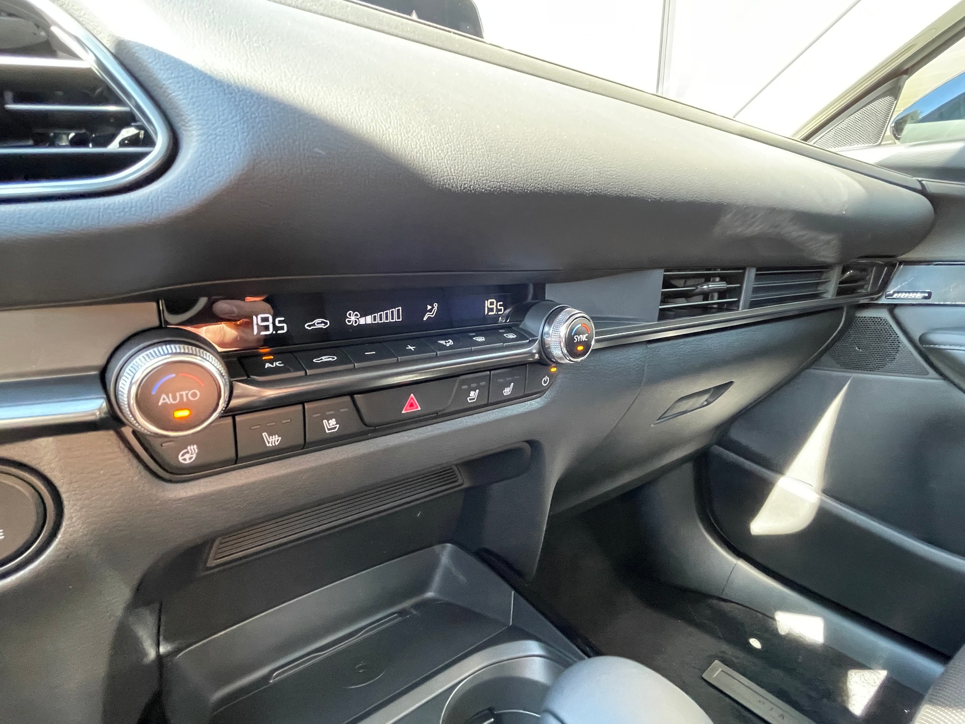 MAZDA CX-30 SKYACTIV-X 186 M Hybrid Homura Plus AWD AT-image-9