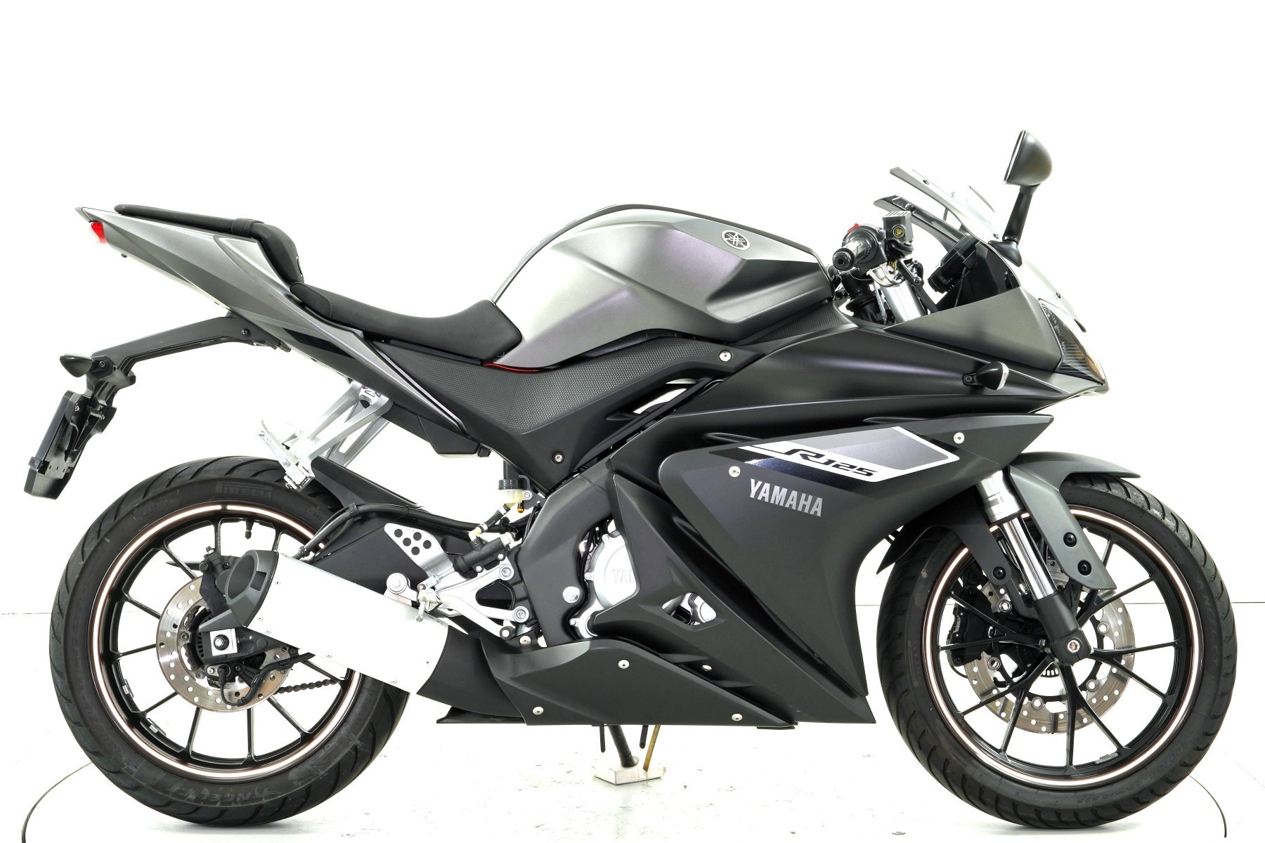 YAMAHA YZF-R125 ABS-showroom-element-3