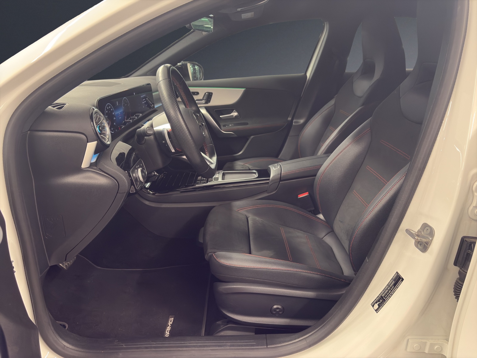 Image MERCEDES-BENZ A-180 A 180 Night Star 7G-DCT