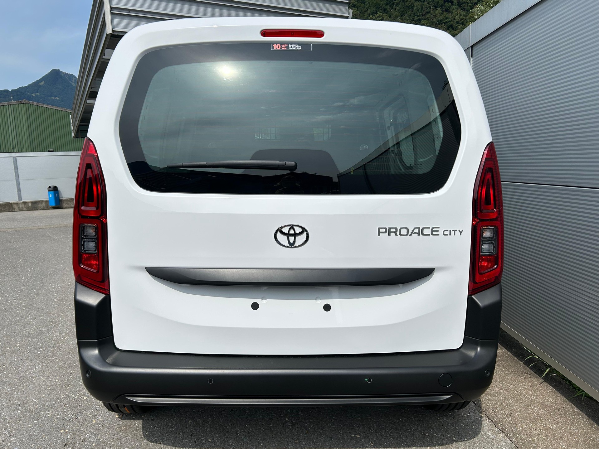 TOYOTA PROACE CITY Van L1 1.2 Active-image-4