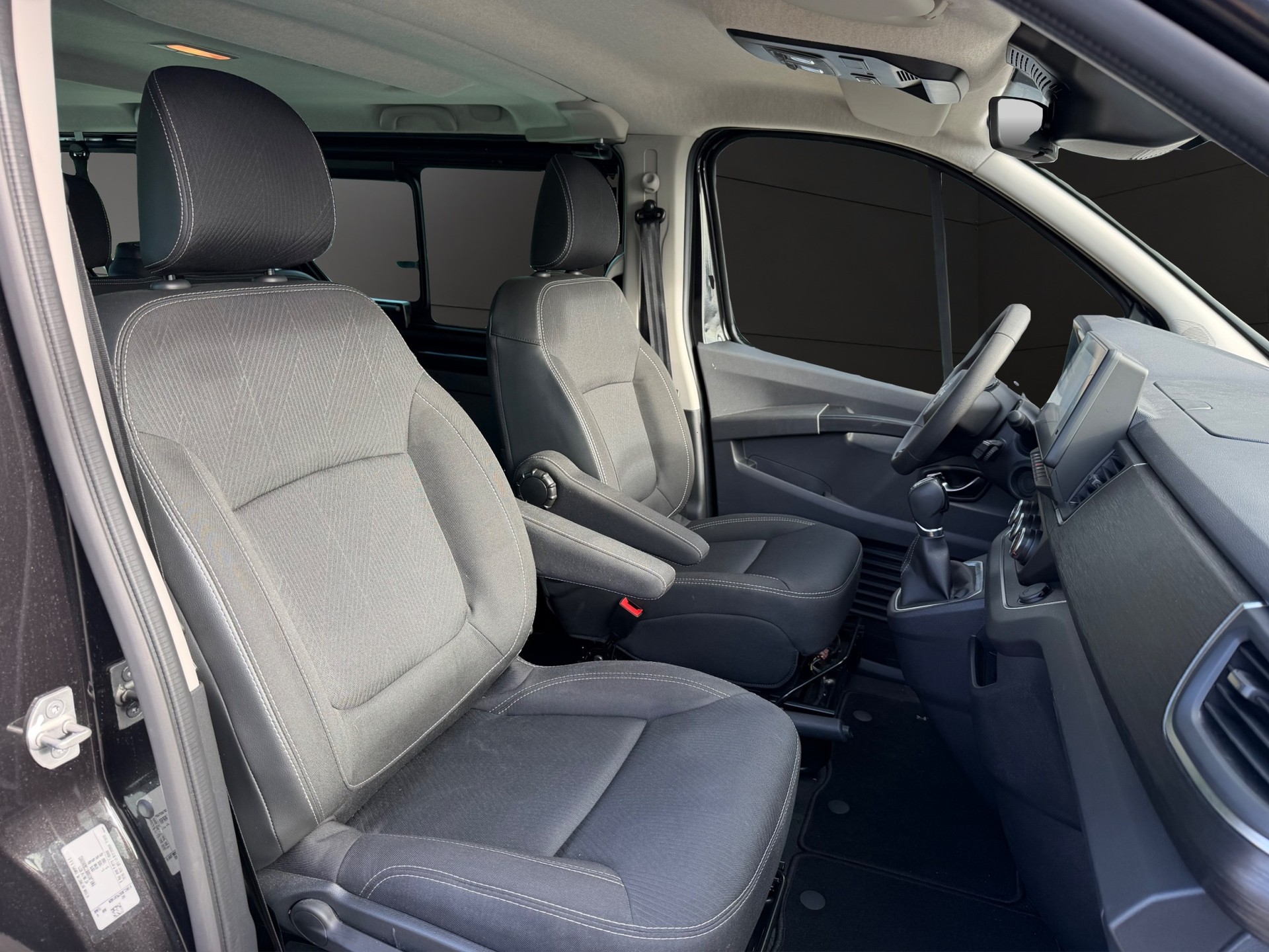 NISSAN Primastar dCi 170 2.8 L1H1 9 Pl. Tekna DCT-image-13