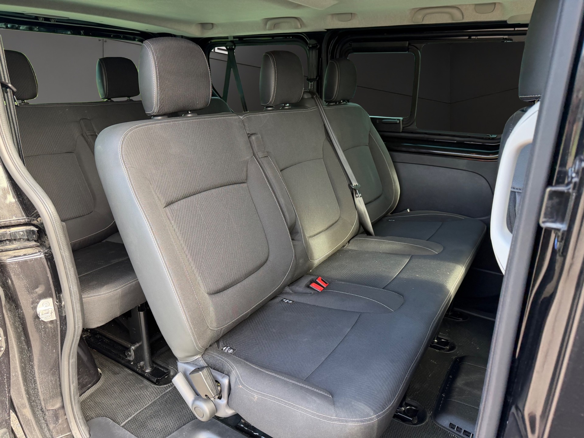 NISSAN Primastar dCi 170 2.8 L1H1 9 Pl. Tekna DCT-image-14