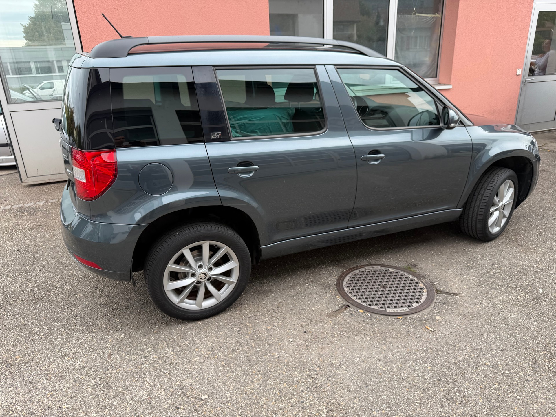 SKODA Yeti 1.4 TSI Swiss Joy 4x4-image-3