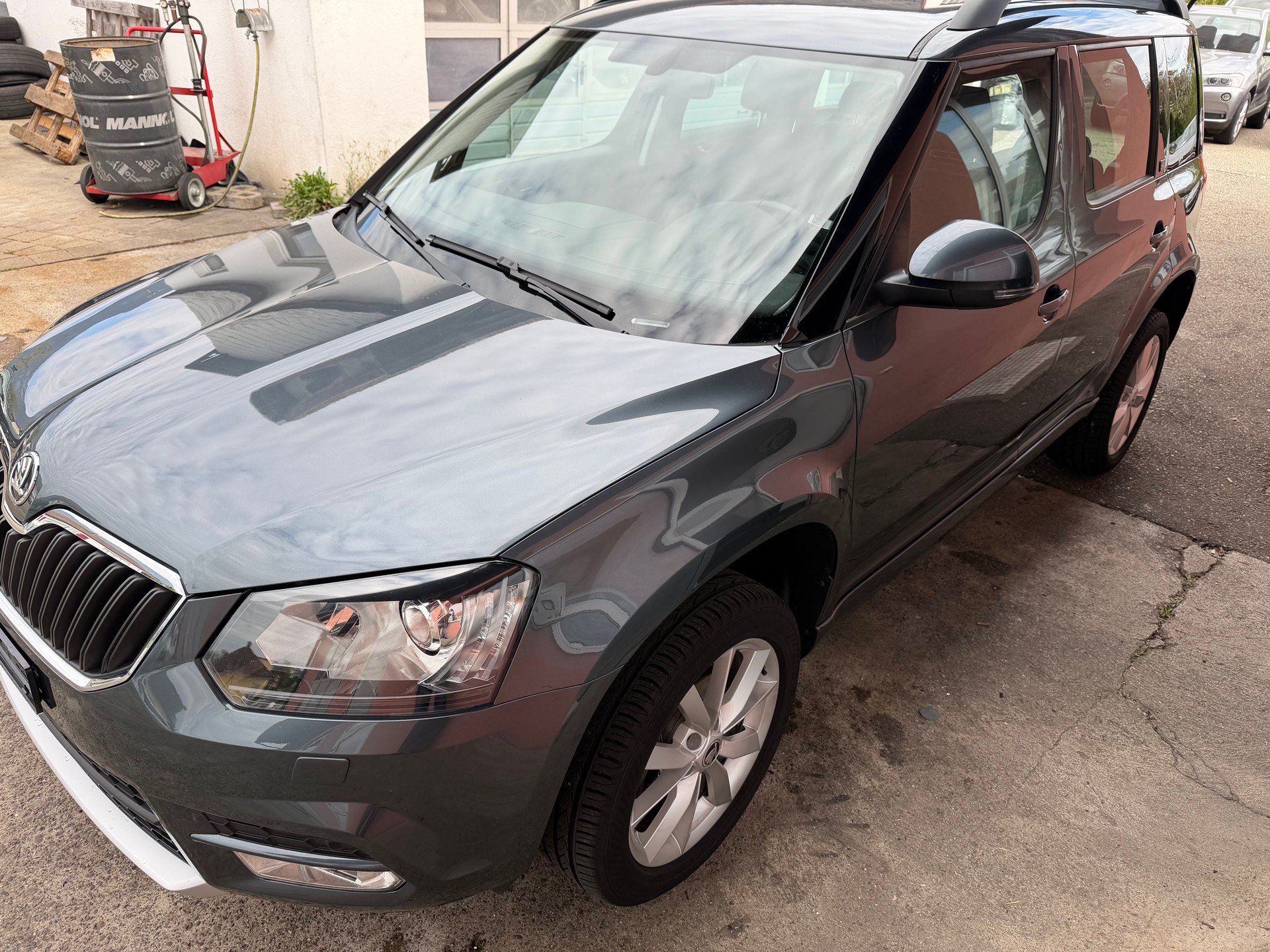 SKODA Yeti 1.4 TSI Swiss Joy 4x4-image-2